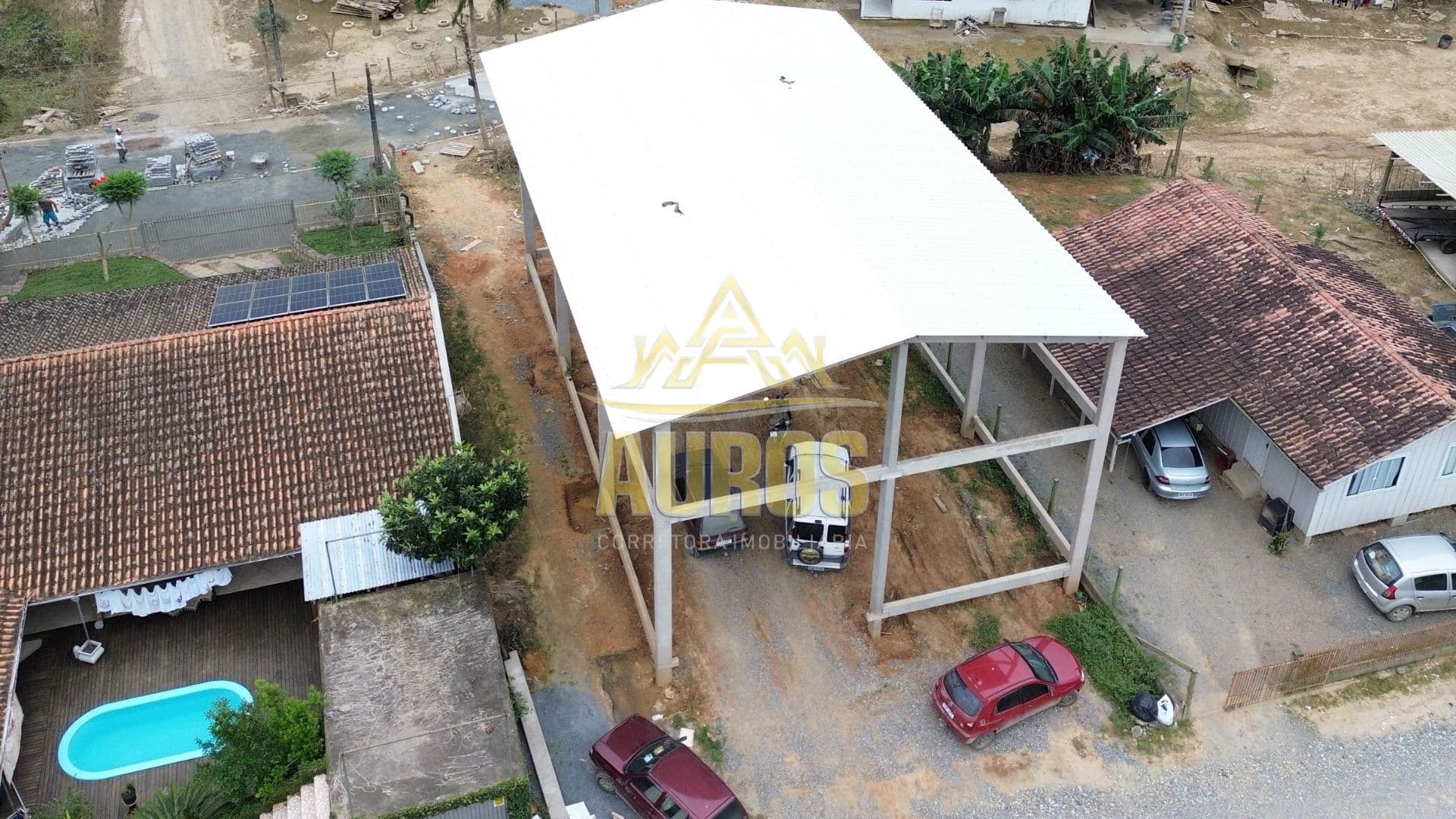Terreno com Galpão no Bairro Barragem - Imagem 1