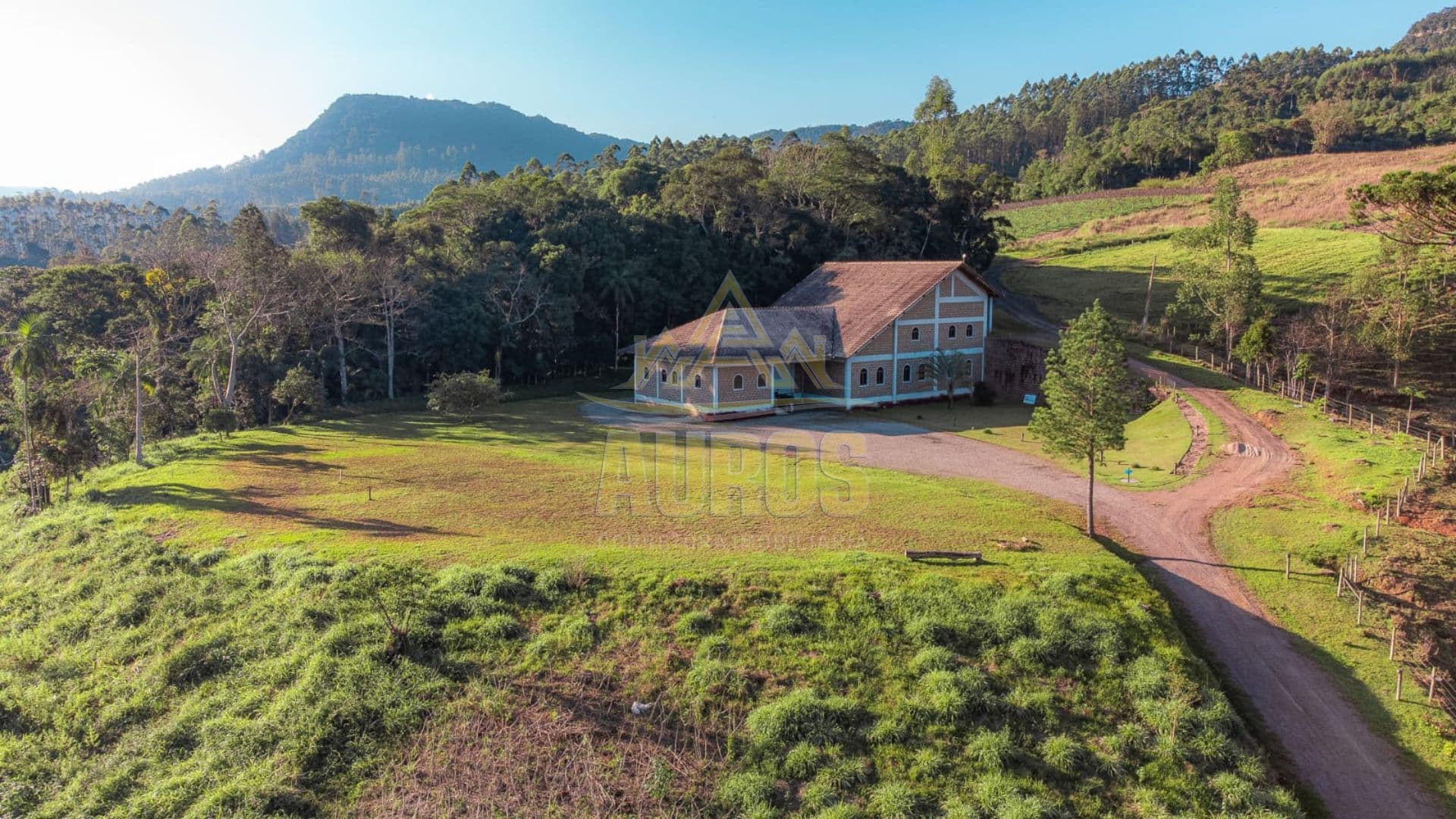 Castelo de Pedra à Venda para Eventos ou Restaurante - Imagem 1