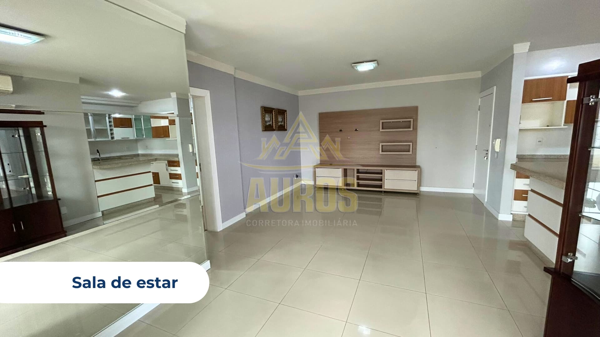 Apartamento à Venda no Centro de Rio do Sul - 3 Quartos, Suíte, Sacada com Churrasqueira, 120m² - Imagem 1