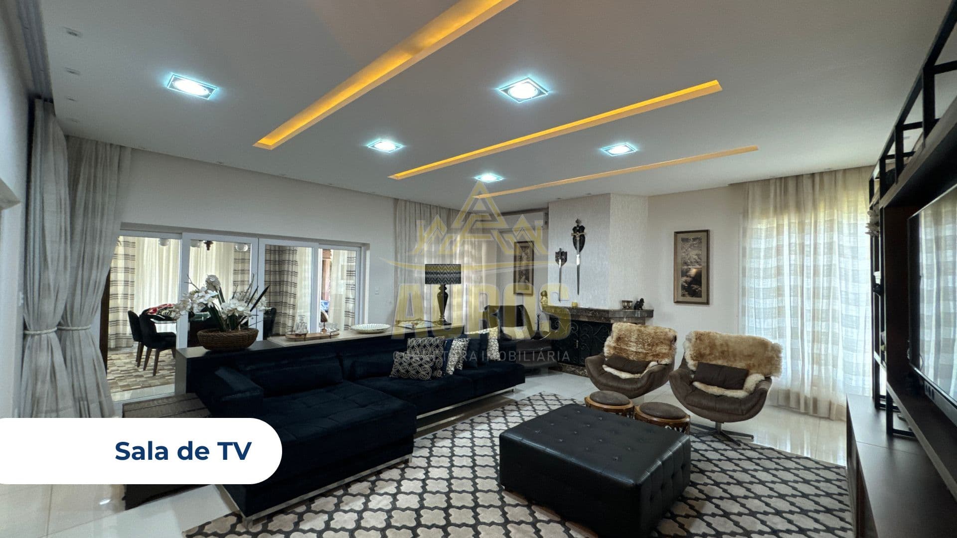 Casa Exclusiva com 5 Quartos, Suíte Master, Piscina com Bar Molhado e Energia Solar | Rio do Sul - Imagem 7