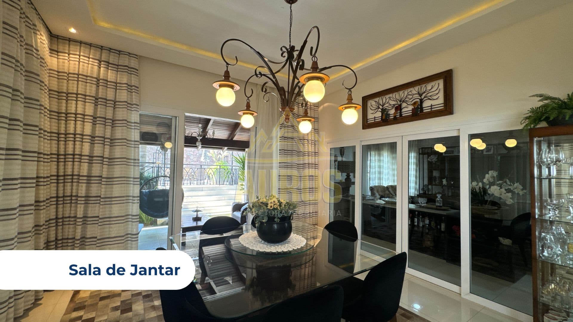 Casa Exclusiva com 5 Quartos, Suíte Master, Piscina com Bar Molhado e Energia Solar | Rio do Sul - Imagem 6