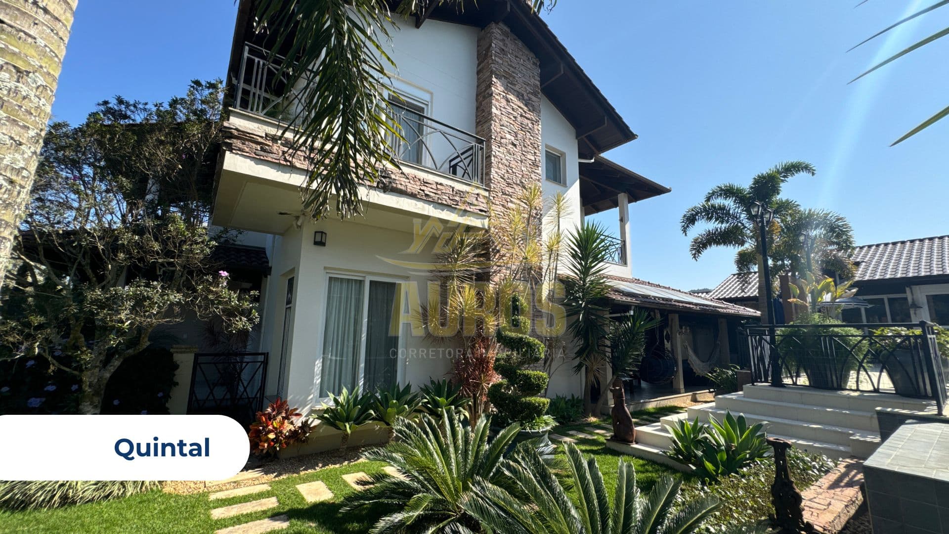 Casa Exclusiva com 5 Quartos, Suíte Master, Piscina com Bar Molhado e Energia Solar | Rio do Sul - Imagem 4