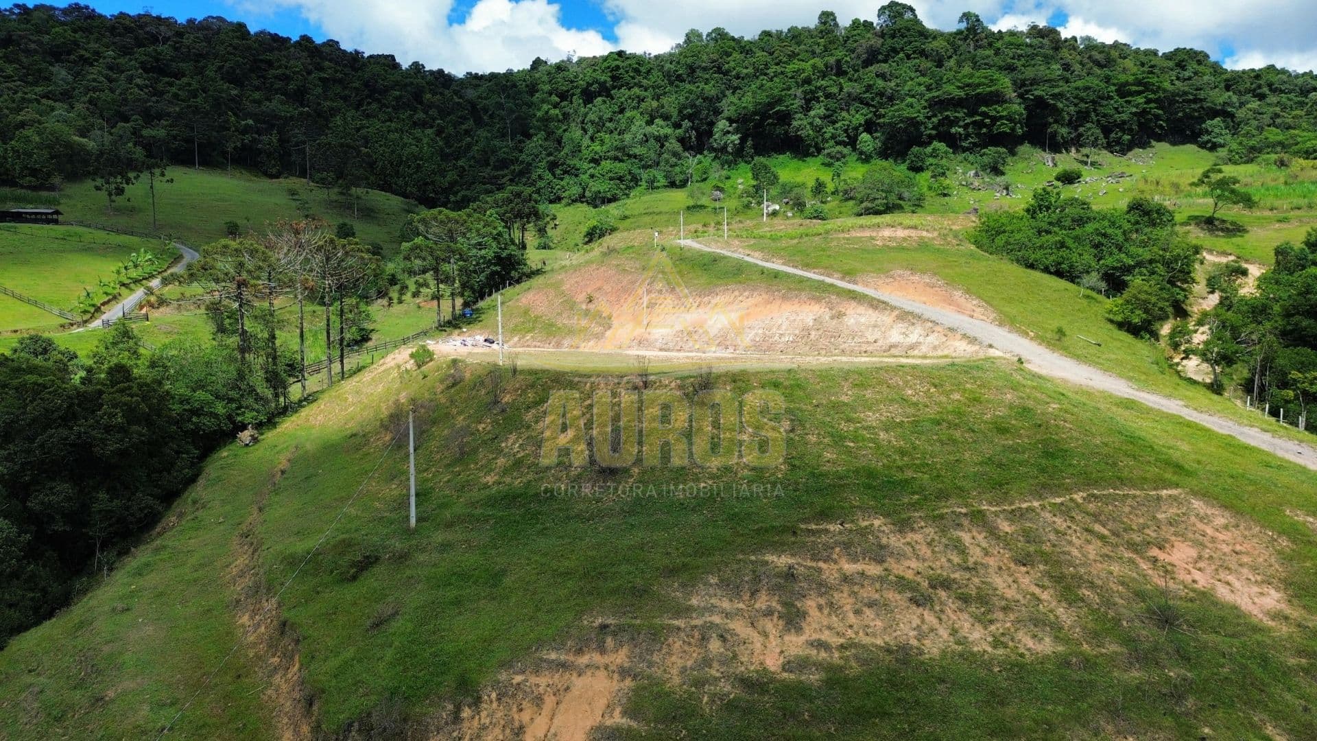 Terreno Rural à Venda em Ribeirão do Tigre | 35.000 m² com Casa, Lagoa e Galpão - Imagem 1