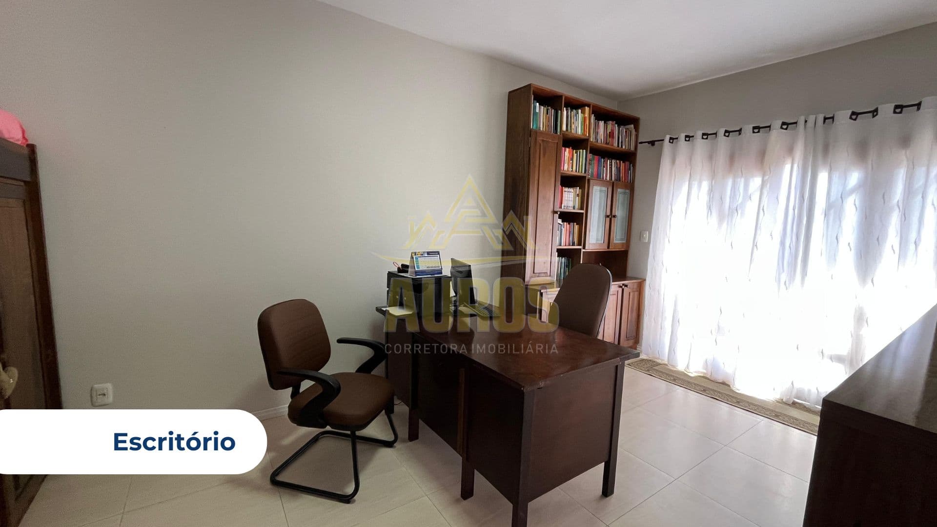 Casa no Taboão à Venda – 305m², 2 Andares - Aceita permuta de menor valor. - Imagem 14