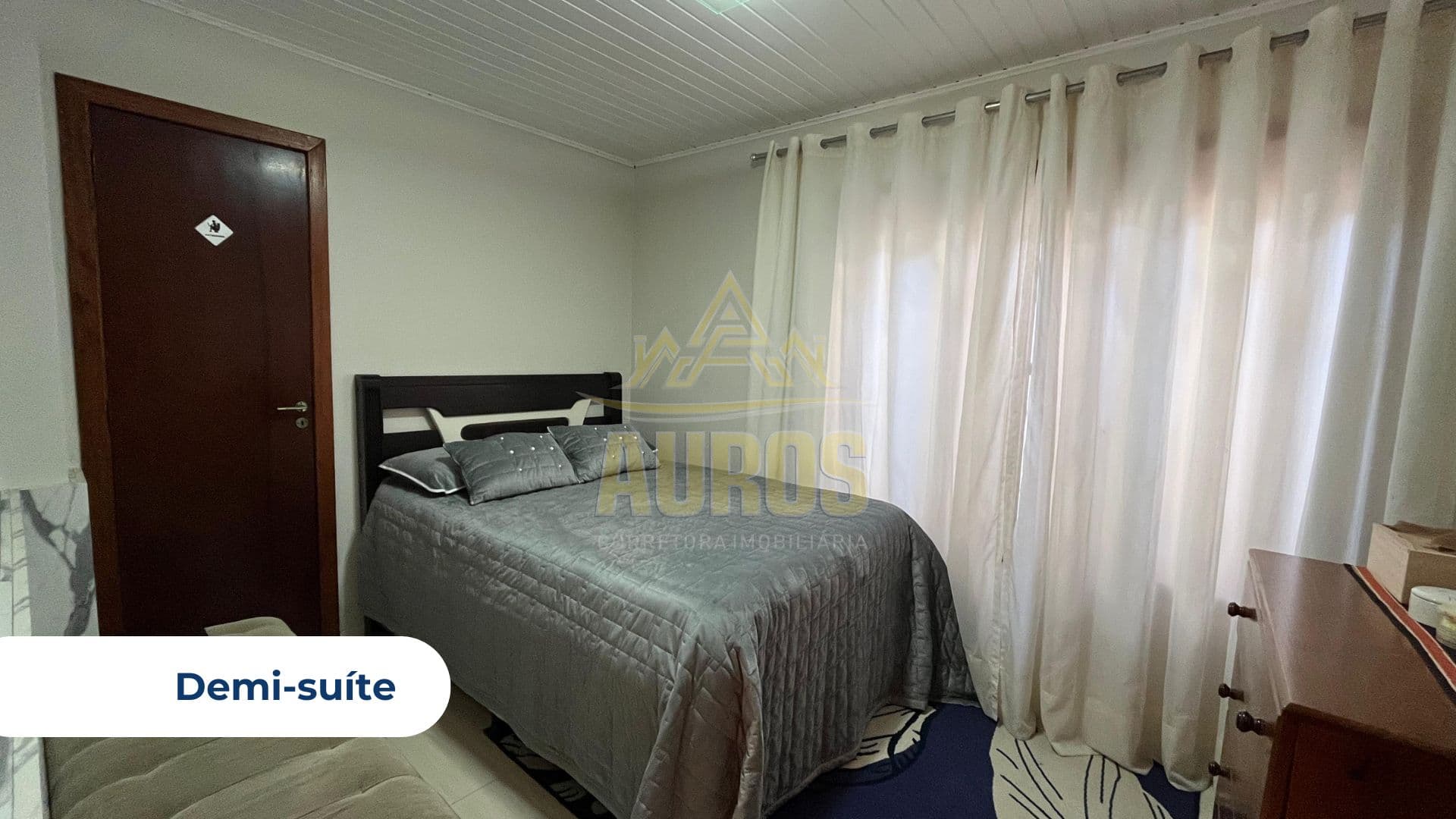 Casa no Taboão à Venda – 305m², 2 Andares - Aceita permuta de menor valor. - Imagem 16