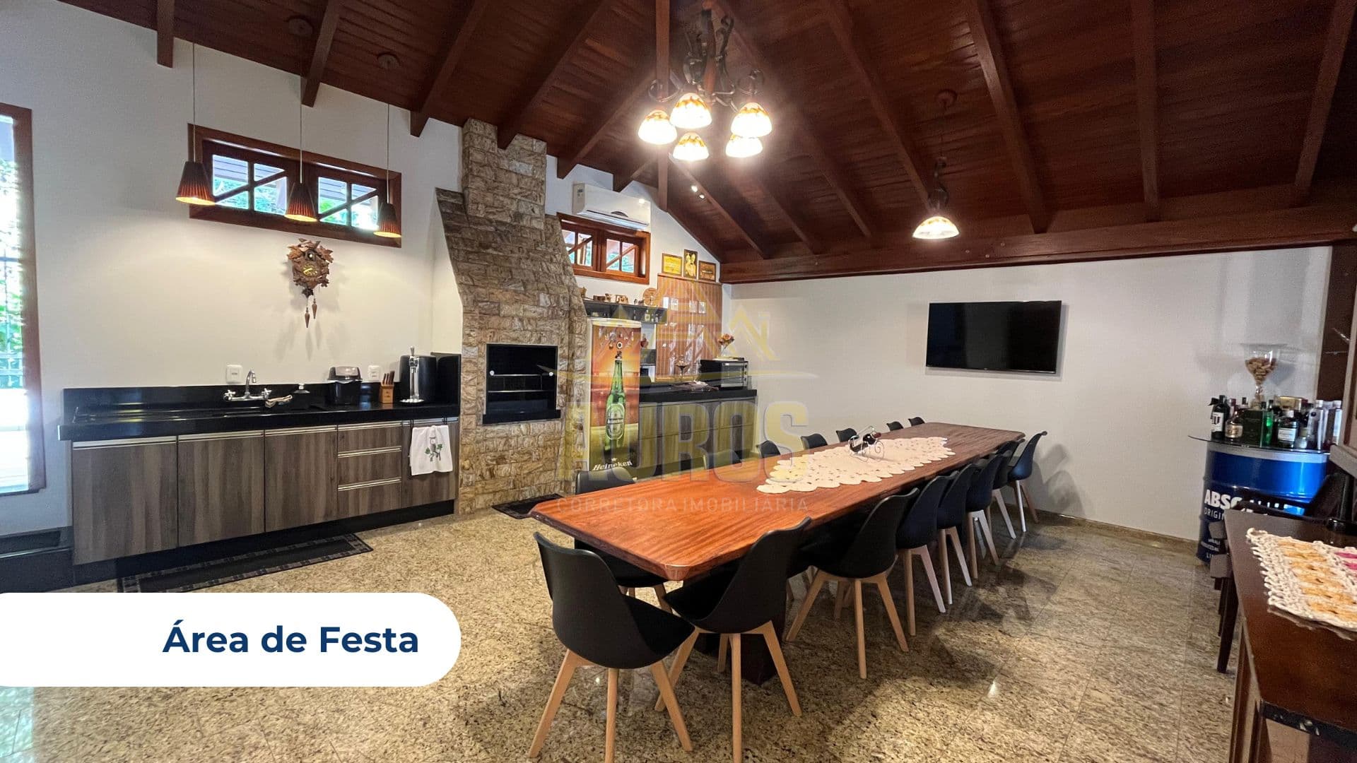 Casa no Taboão à Venda – 305m², 2 Andares - Aceita permuta de menor valor. - Imagem 2