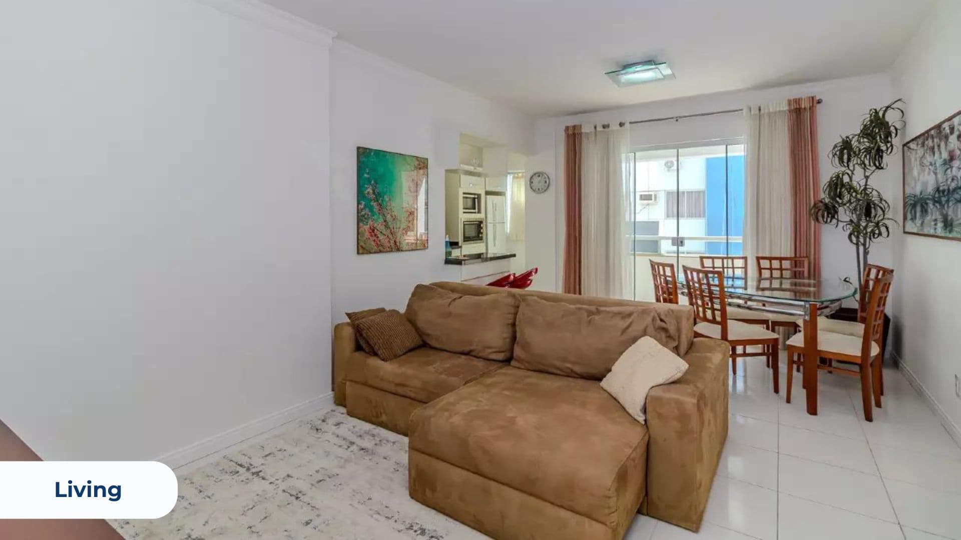 Apartamento mobiliado a 200m do mar em Balneário Camboriú – 3 dormitórios, 2 vagas - Imagem 2