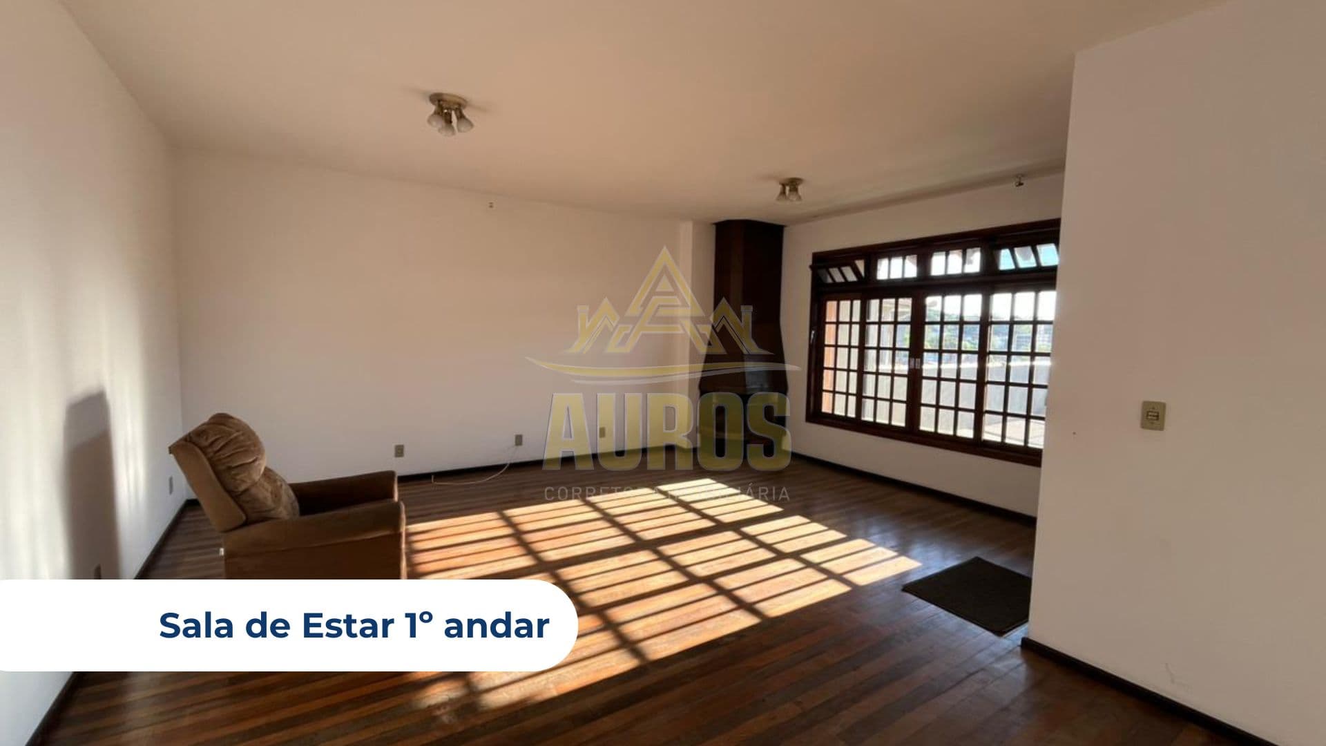 Casa à venda na Ladeira Joaquim Nabuco em Rio do Sul /4 suítes, área de festas e vista para a cidade - Imagem 2