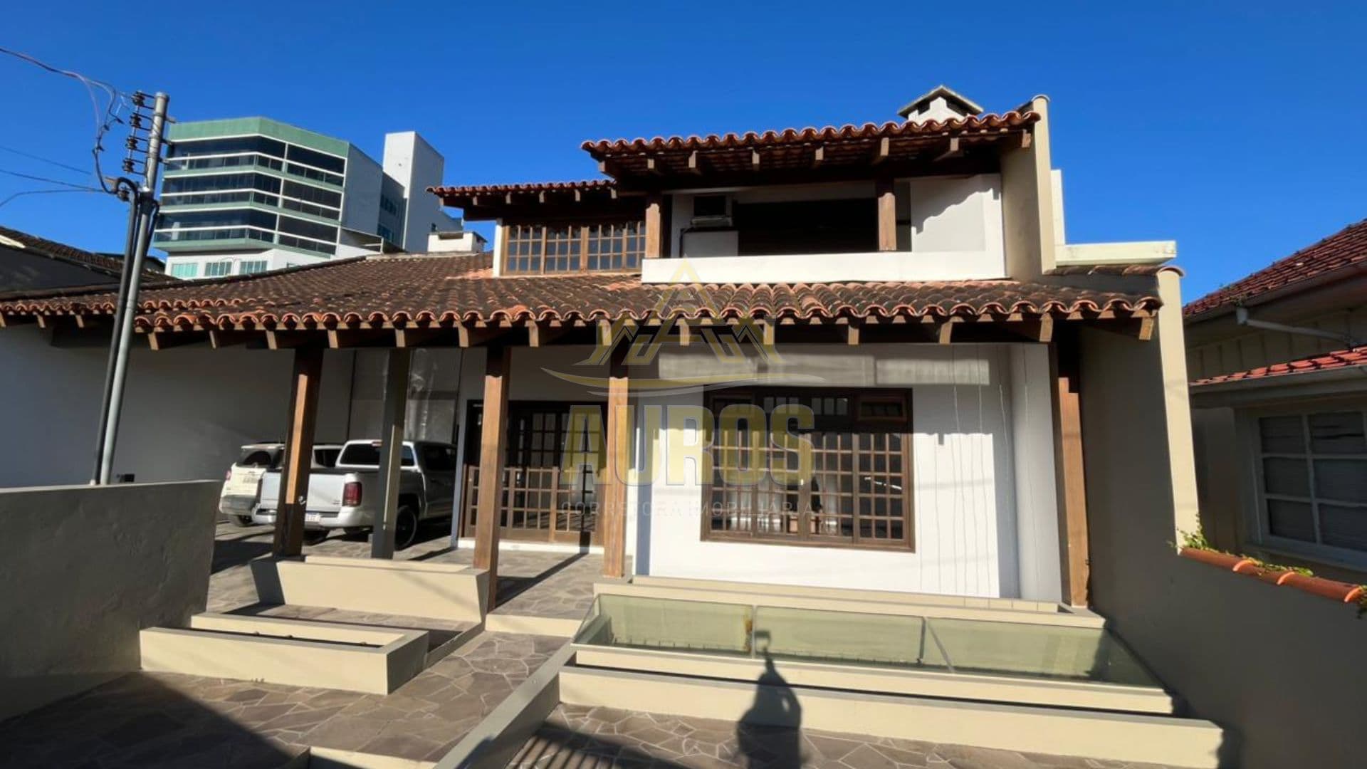 Casa à venda na Ladeira Joaquim Nabuco em Rio do Sul /4 suítes, área de festas e vista para a cidade - Imagem 1