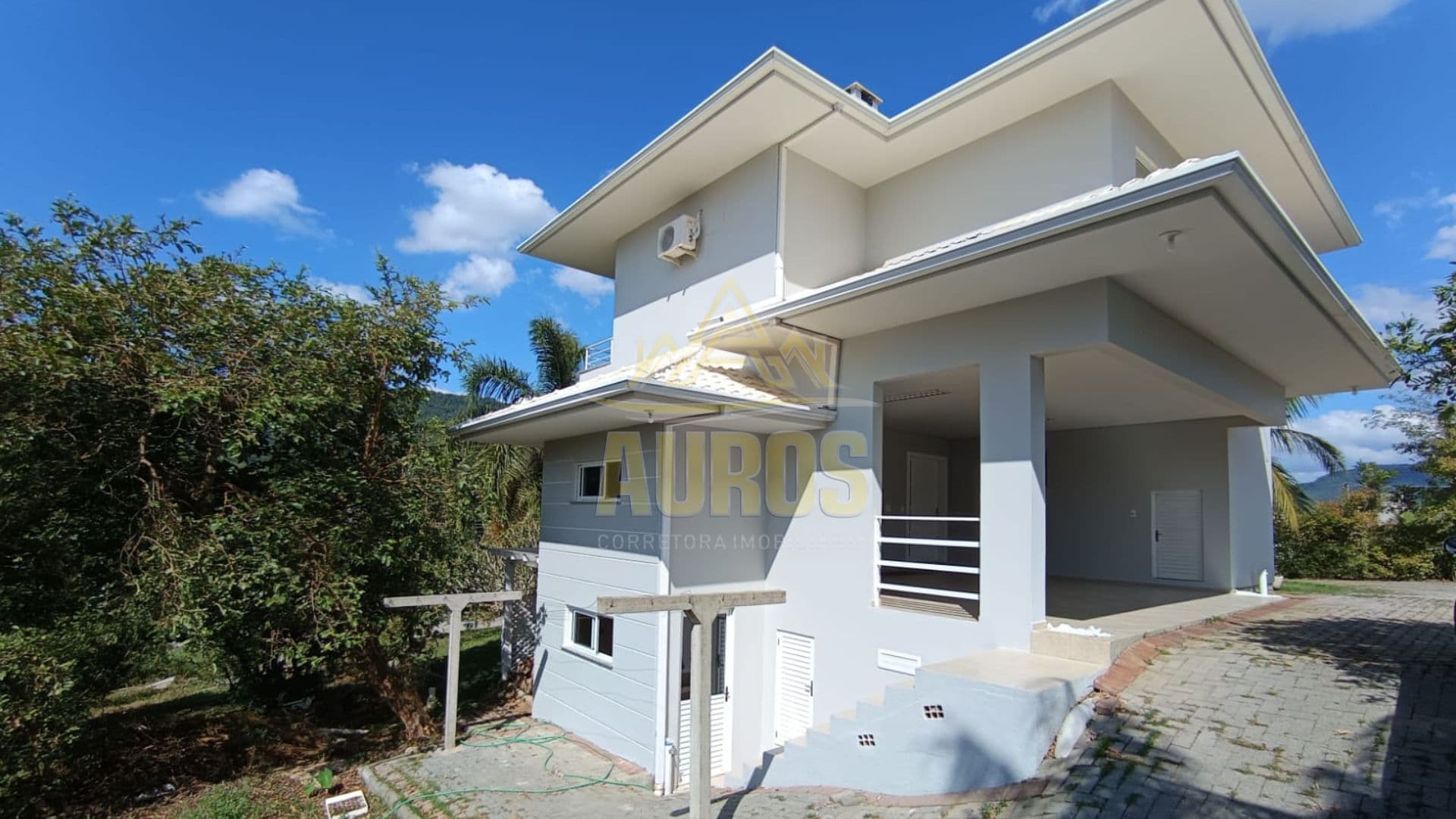 Casa no Fundo Canoas com 273 m² em Terreno de 1.554 m² - mobiliada - Imagem 2