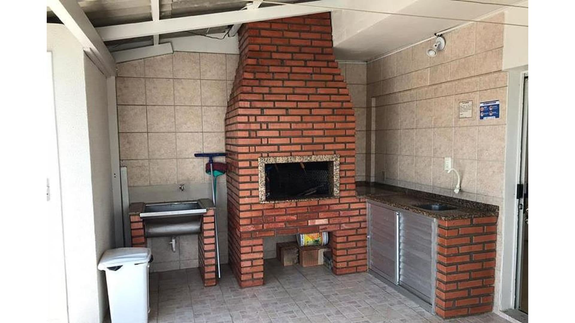 Apartamento a poucos metros do mar na Av. do Estado – Balneário Camboriú - Imagem 8