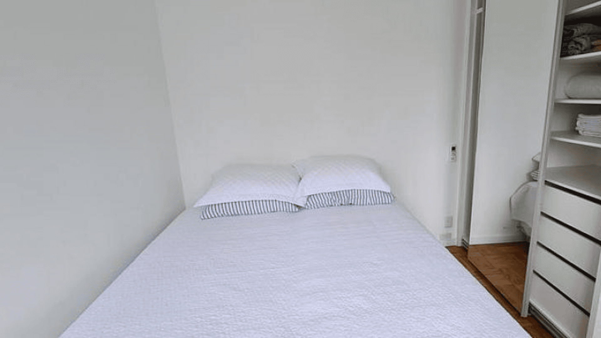 Apartamento frente mar mobiliado no Centro de Balneário Camboriú, a 150m da Roda Gigante. - Imagem 8