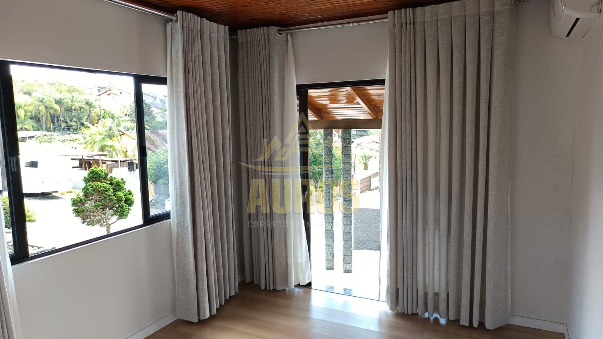 Casa de Alvenaria à Venda em Rio do Oeste - Imagem 8