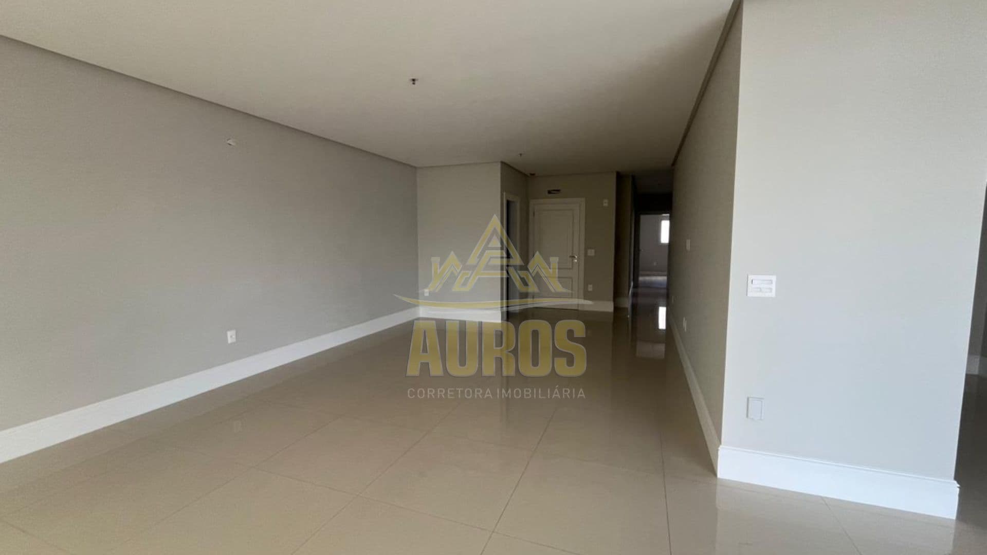 Apartamento quadra mar com 169m² privativos, 4 suítes e vista para o mar - Imagem 8