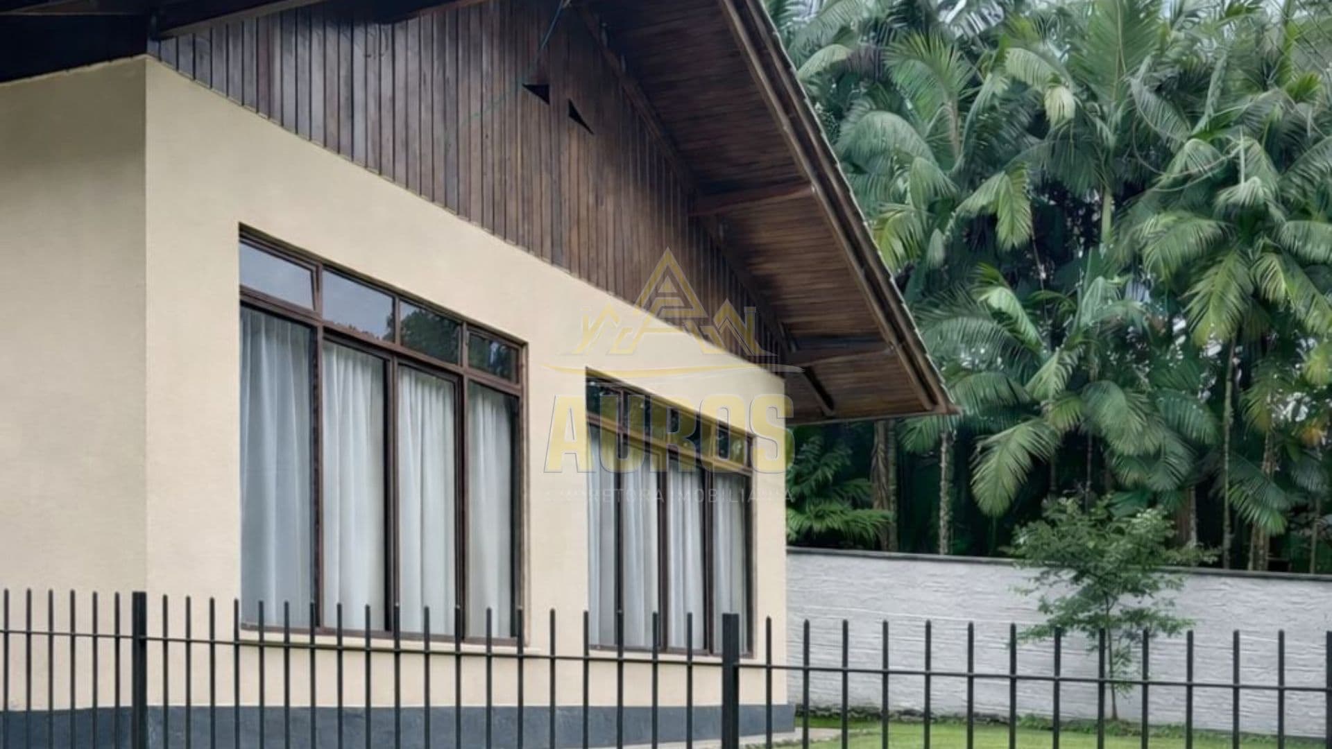 Casa Térrea à Venda no Bairro Sumaré - Imagem 3