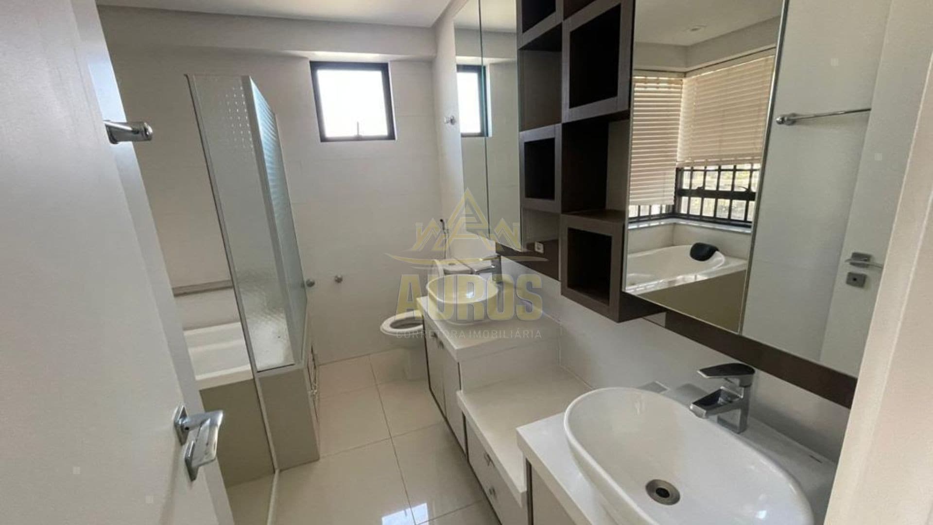 Apartamento com 3 suítes e 3 vagas no Edifício Merithamon em Balneário Camboriú - Imagem 9