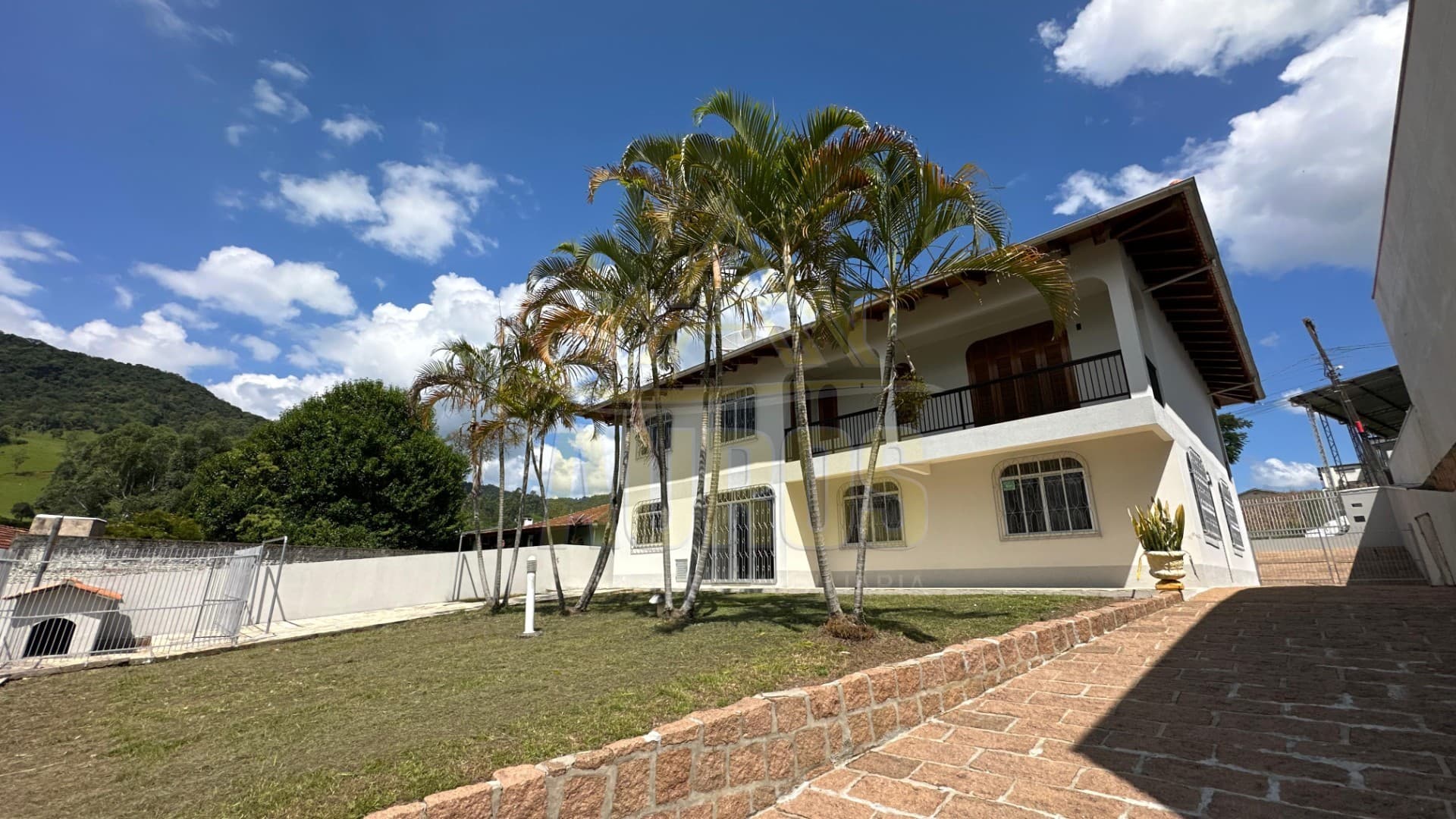 Casa com terreno de 1532m²  - Imagem 1