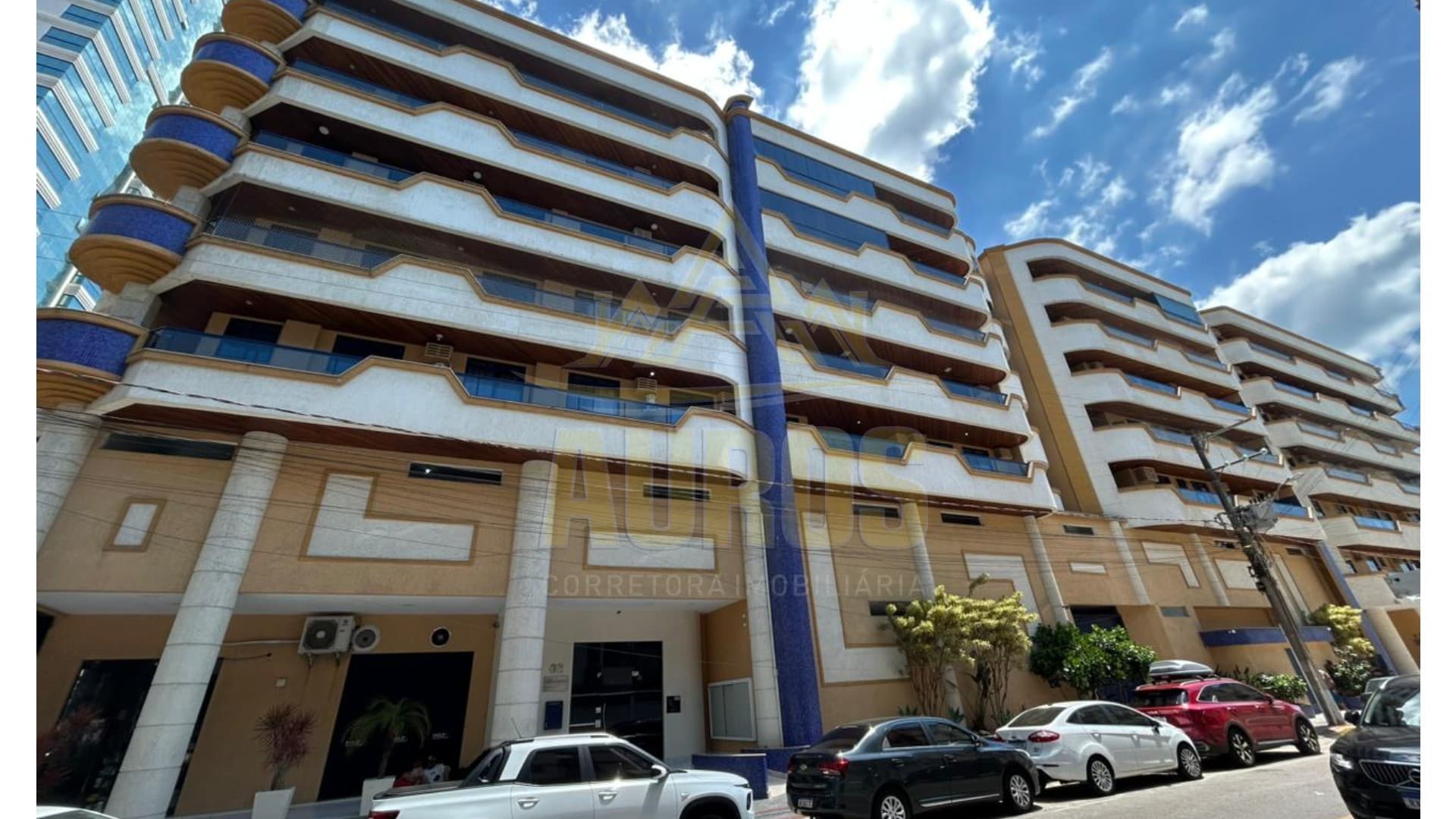 Apartamento mobiliado com 138 m², 1 suíte + 2 dormitórios e vista lateral para o mar em Itapema - Imagem 2