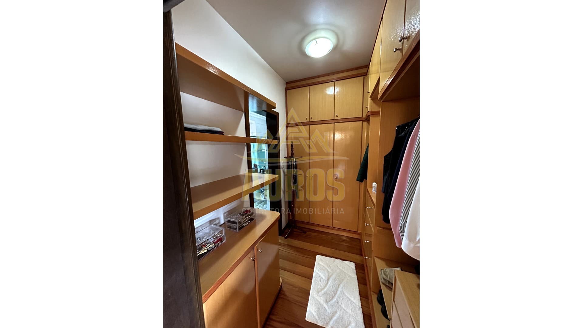 Casa Alto Padrão de 2 pavimentos com piscina  - Imagem 6