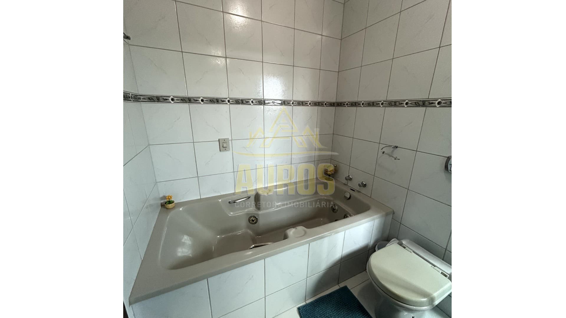 Casa Alto Padrão de 2 pavimentos com piscina  - Imagem 7