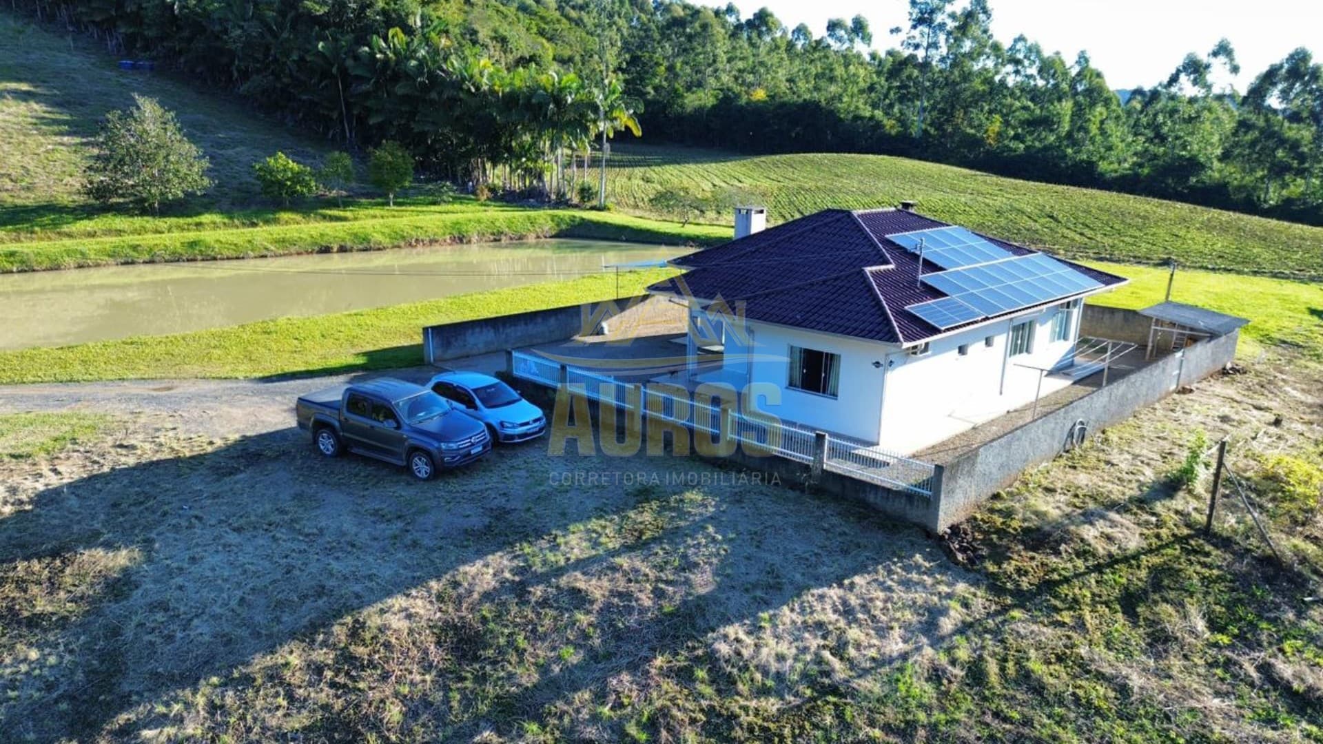 Sítio à venda com 1,4 hectares, casa com suíte, energia solar e lagoa - Imagem 4
