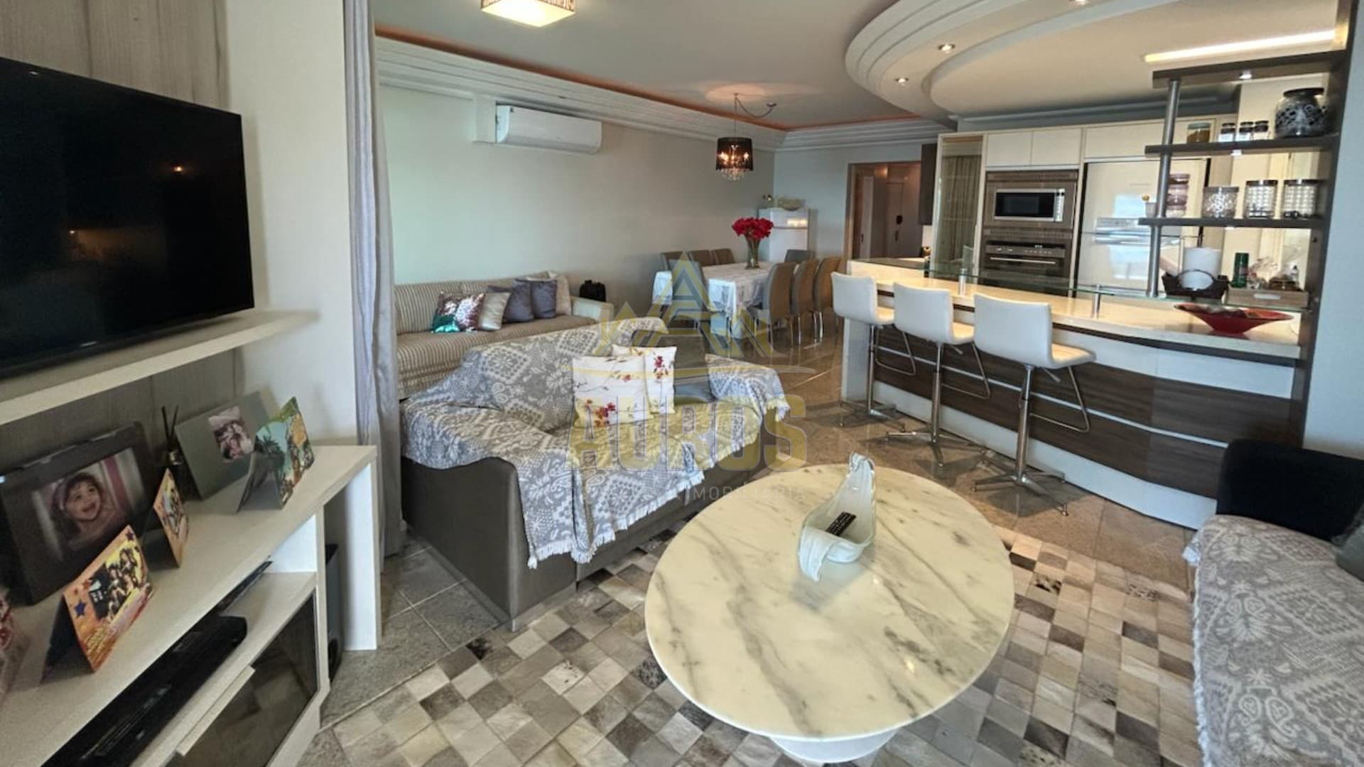 Apartamento frente mar em Itapema, com 162 m² privativos, 3 suítes, pronto para morar - Imagem 3