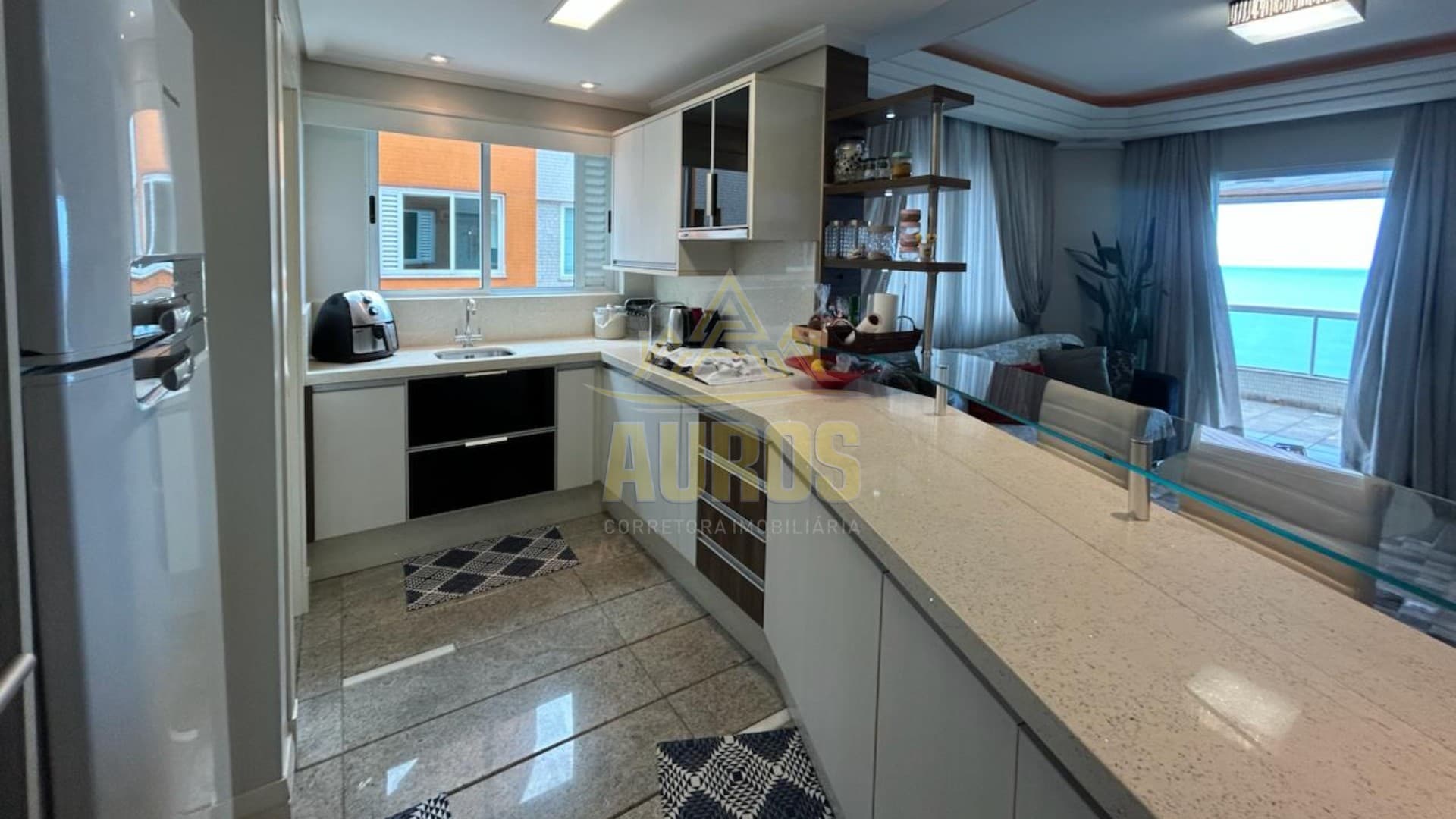 Apartamento frente mar em Itapema, com 162 m² privativos, 3 suítes, pronto para morar - Imagem 9