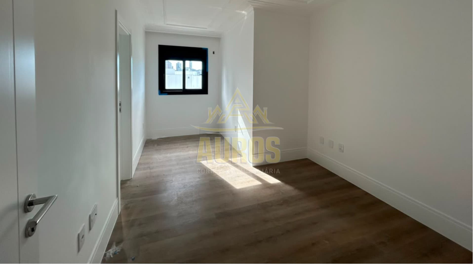 Frente mar! Apartamento com 190m² privativos, 4 suítes, 3 vagas de garagem - Imagem 6