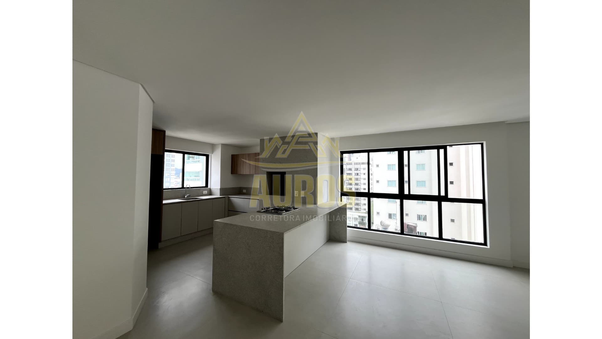 Apartamento no Marabella Tower – Centro de Balneário Camboriú - Imagem 1