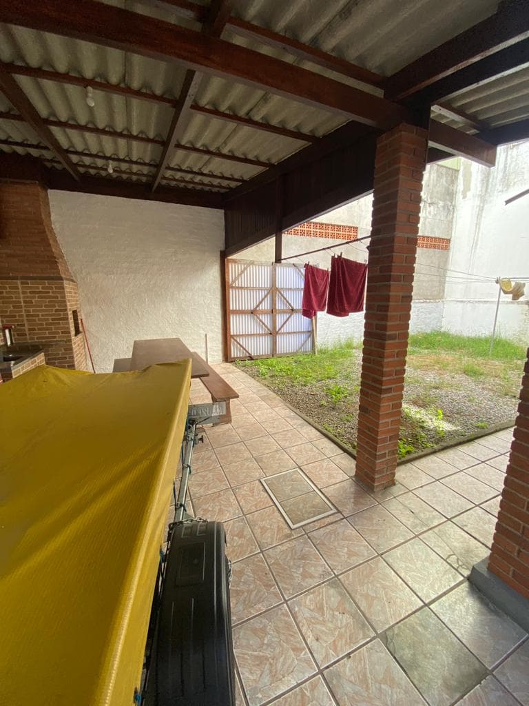 Casa a apenas 50m do mar em Meia Praia - Foto 4