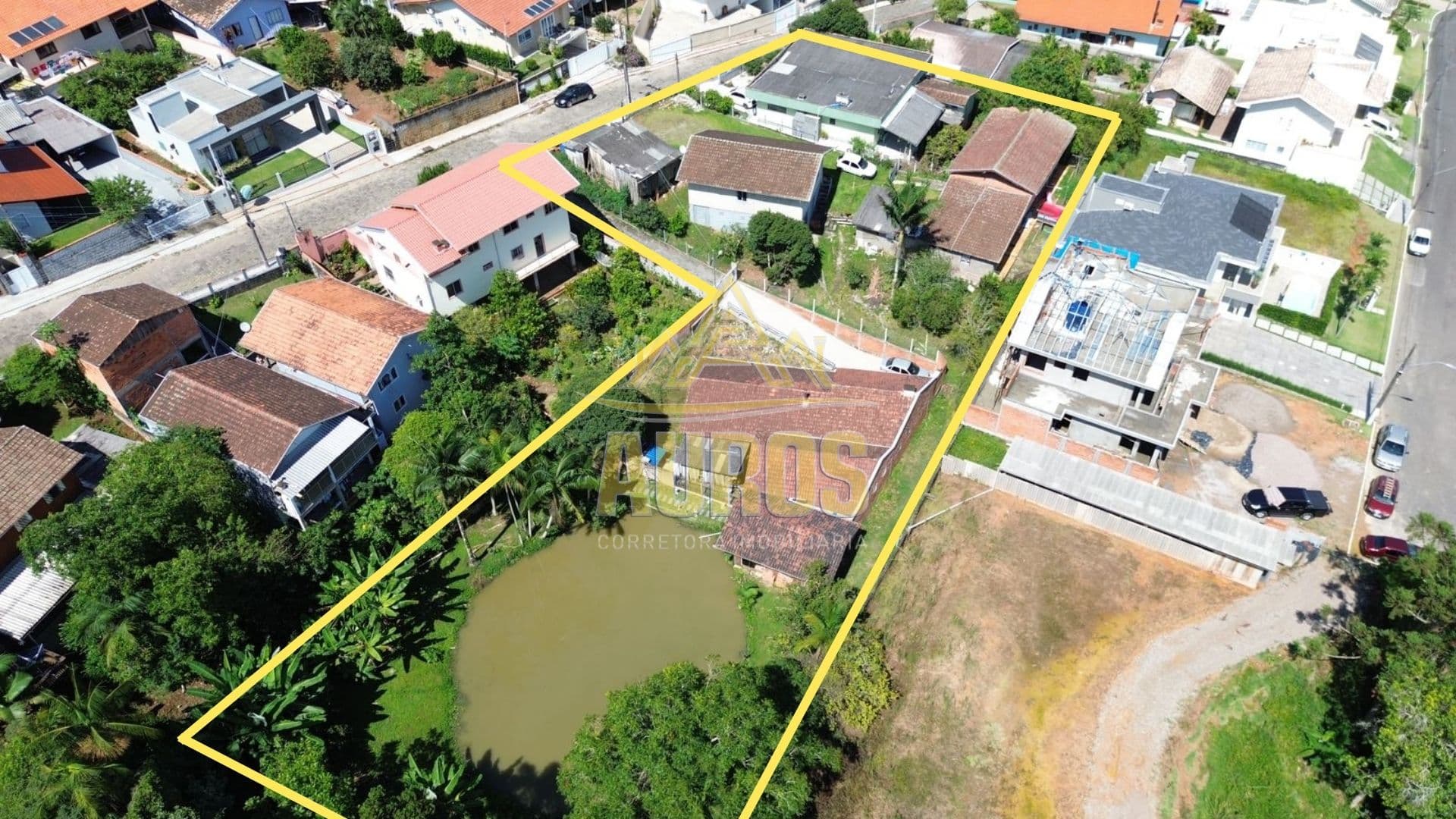 Terreno de 3054m² com 42 metros de frente, 4 casas e 1 lagoa - Estrada do Acre em Rio do Sul - Foto 1