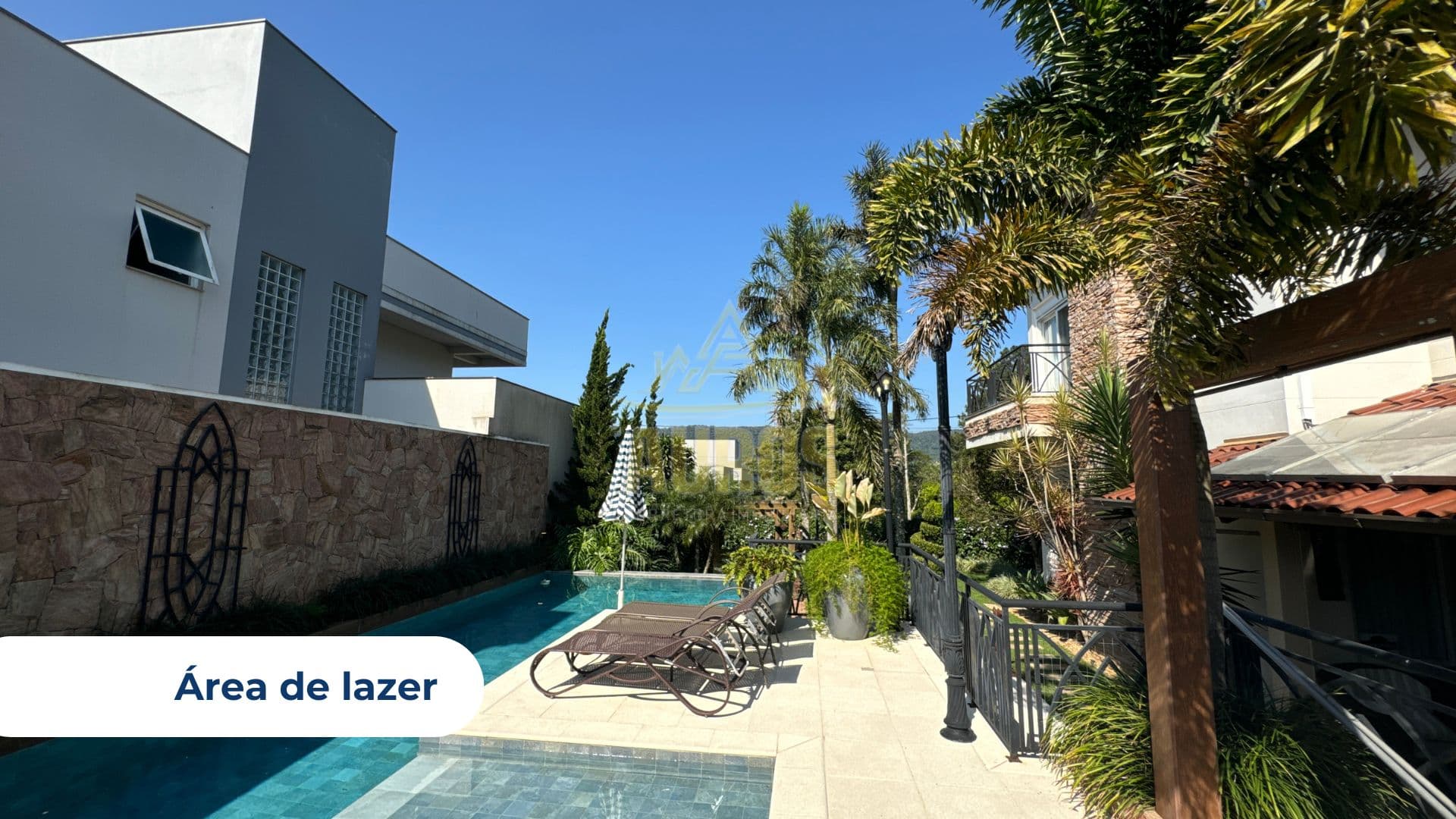 Casa Exclusiva com 5 Quartos, Suíte Master, Piscina com Bar Molhado e Energia Solar - Foto 2