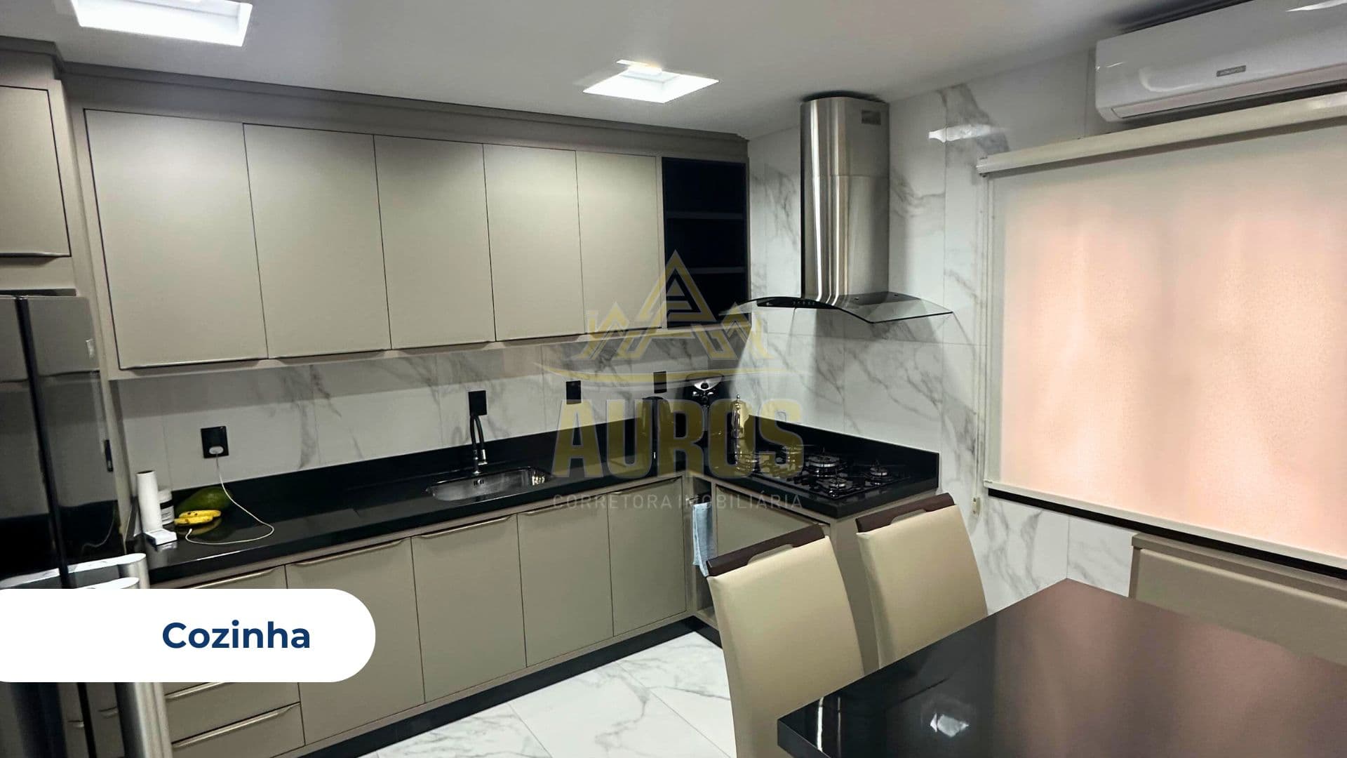 Casa à venda com suíte, área de festas com piscina e churrasqueira – 424m² de terreno - Foto 4