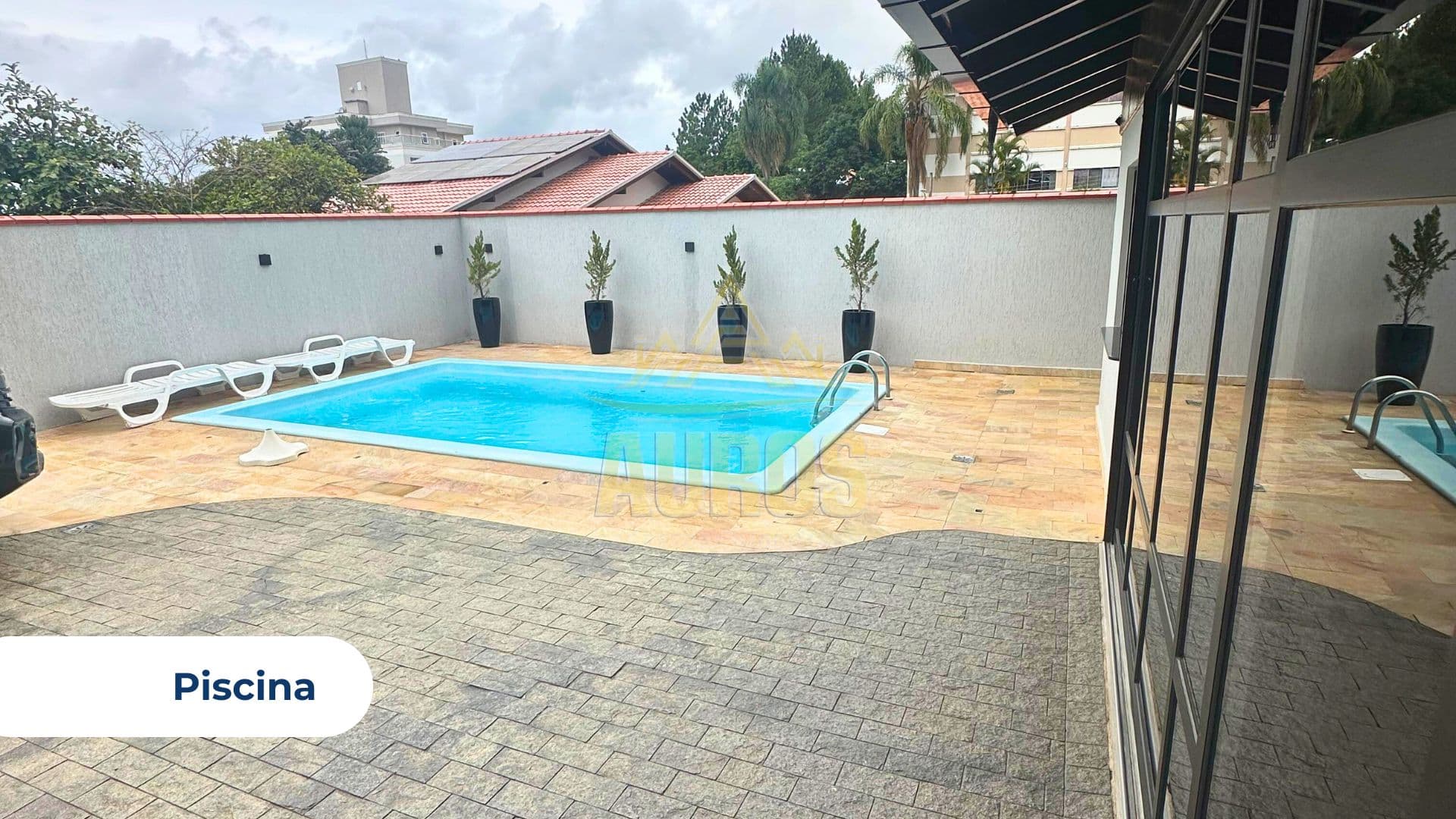 Casa à venda com suíte, área de festas com piscina e churrasqueira – 424m² de terreno - Foto 3