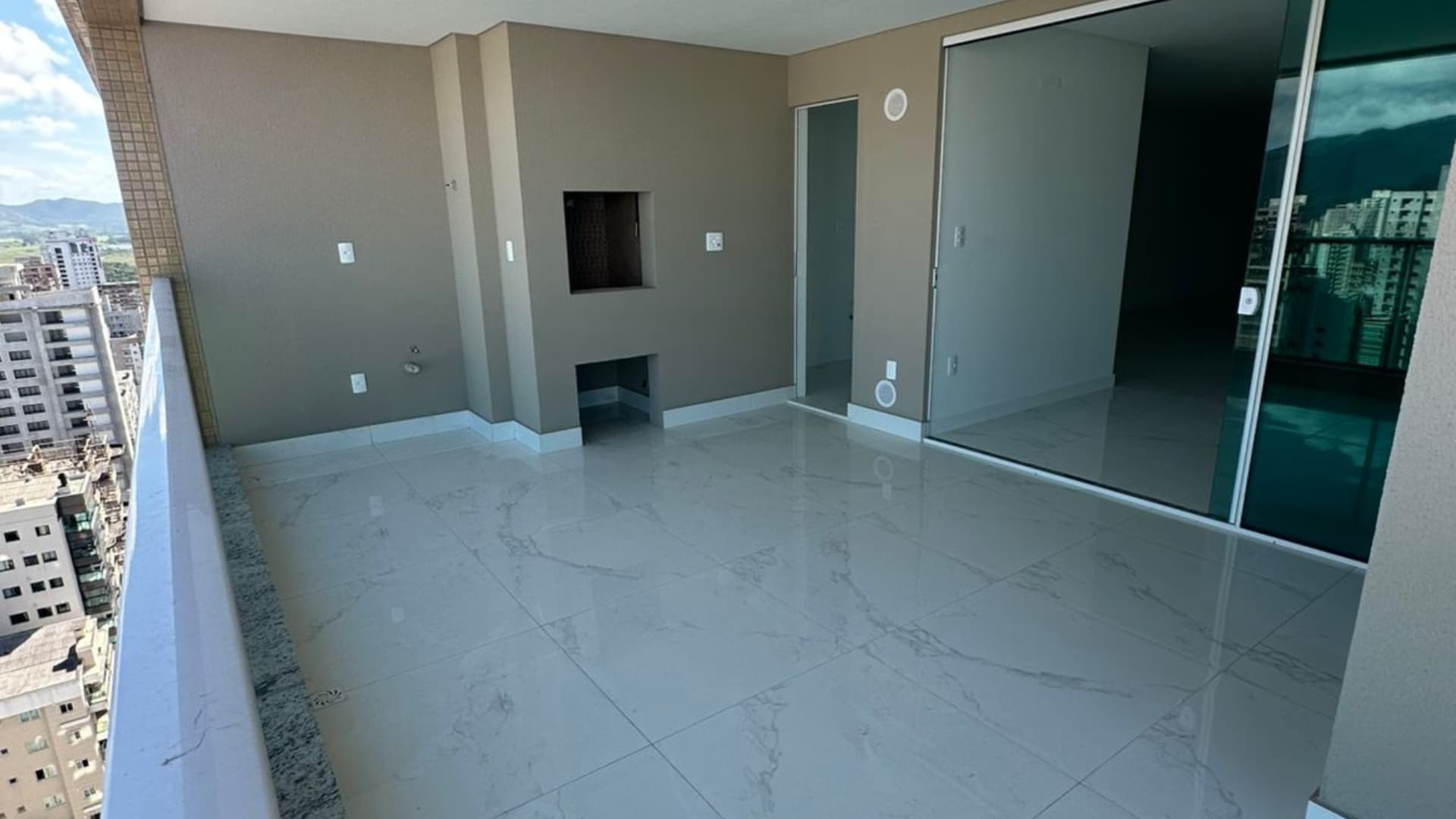 Apartamento em Itapema, 3 suítes, lazer completo