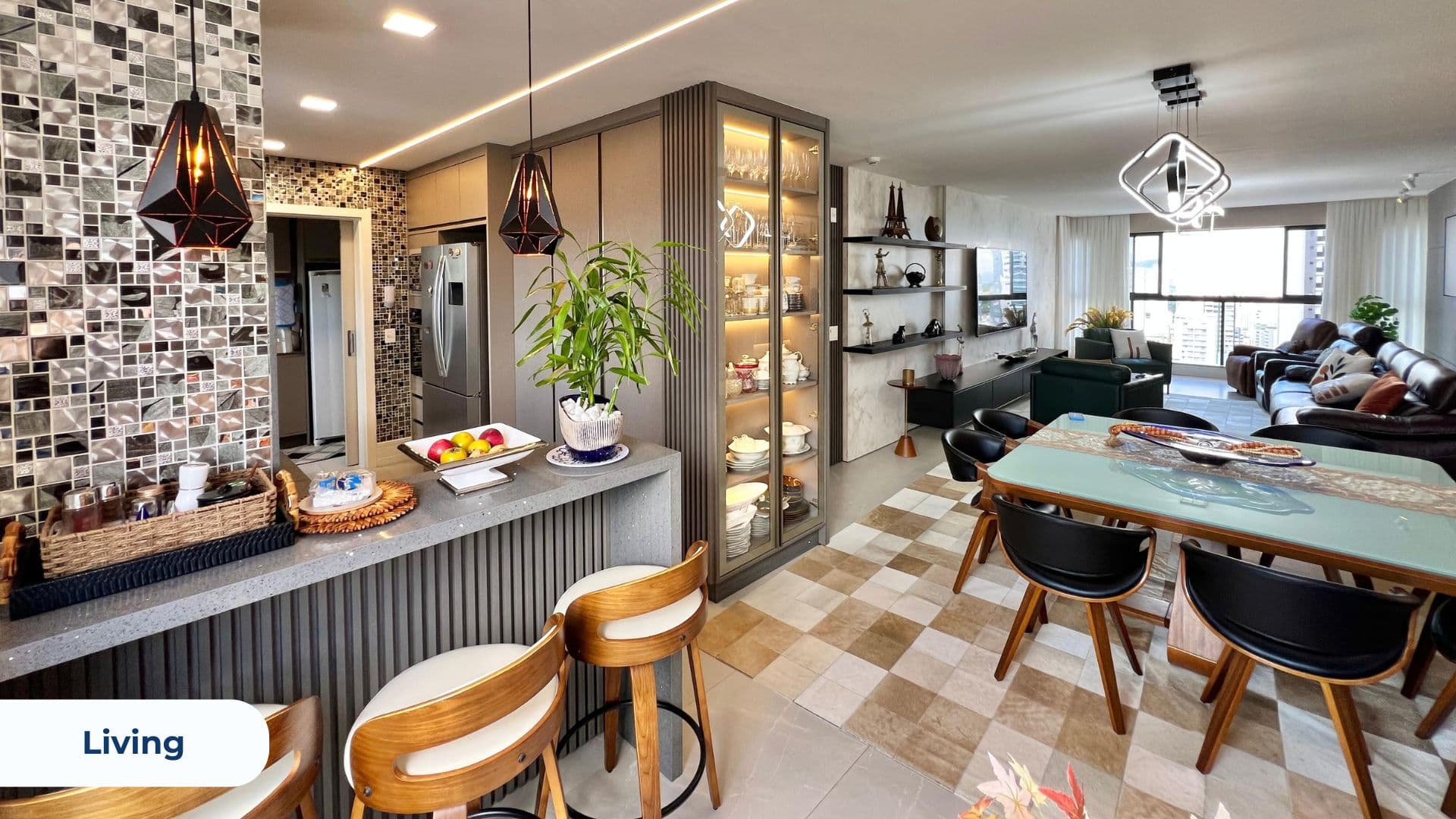 Apartamento com 4 suítes e 3 vagas em Balneário Camboriú - Foto 2