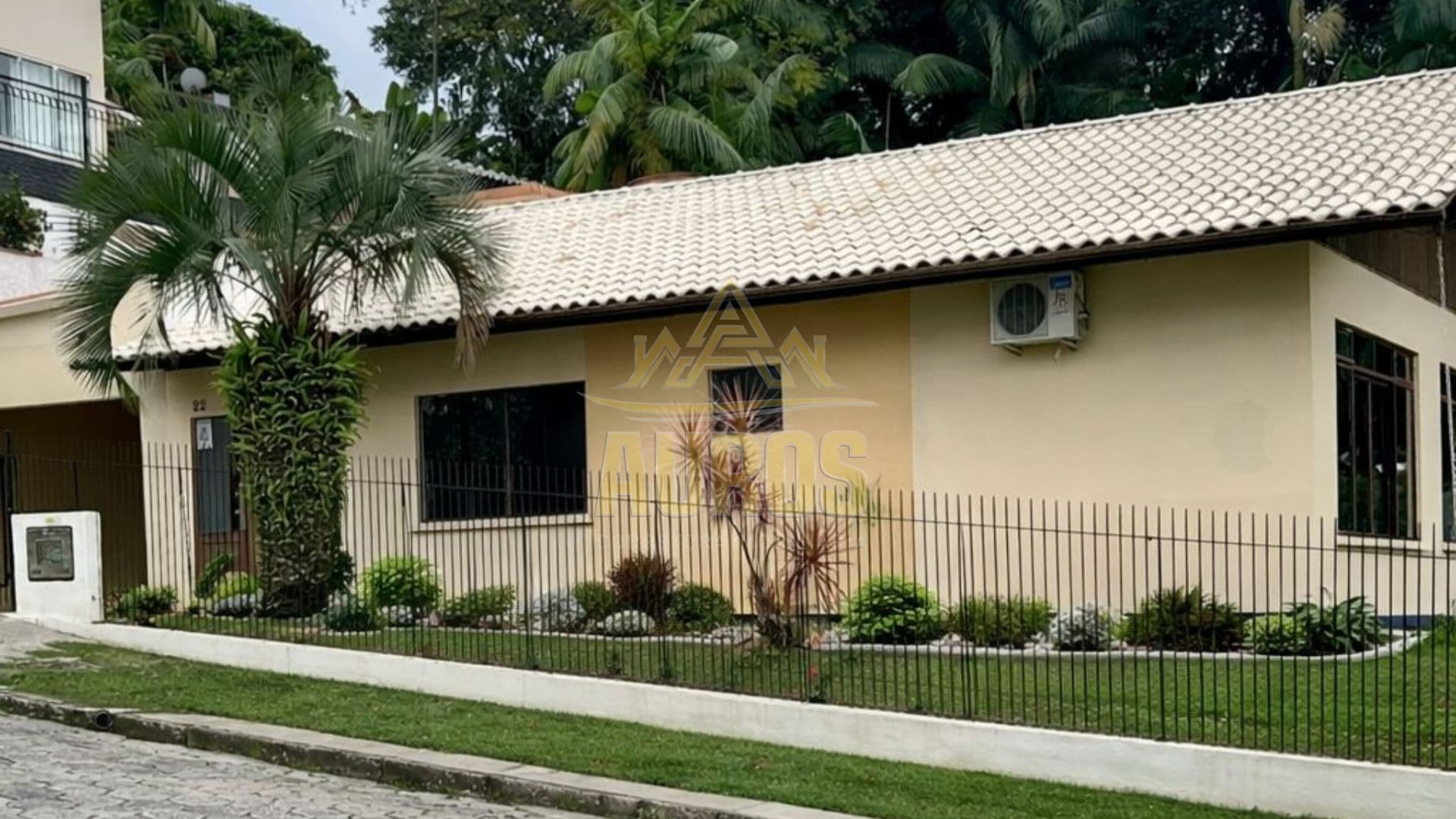 Casa Térrea à Venda no Bairro Sumaré