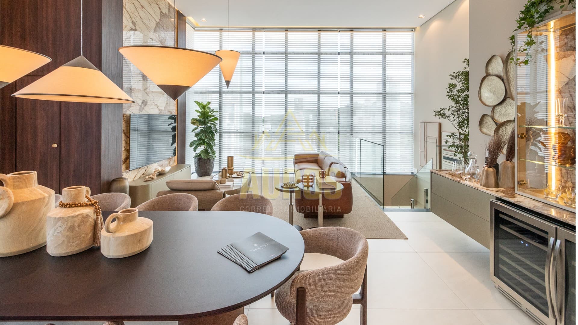 Cobertura duplex com 296m², suítes com vista mar e a apenas 180m da praia no Edifício Riomaggiore. - Foto 3