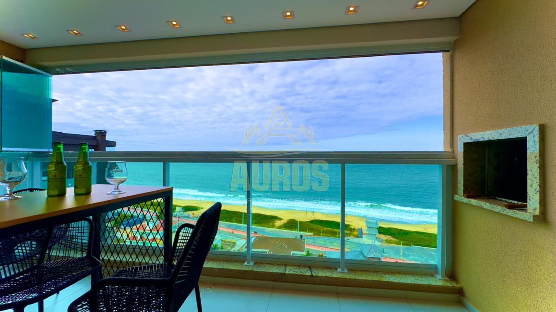 Apartamento com vista pro mar, mobiliado com 3 suítes, 137m² privativos, 2 vagas