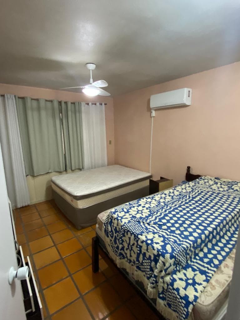 Casa a apenas 50m do mar em Meia Praia - Imagem 7