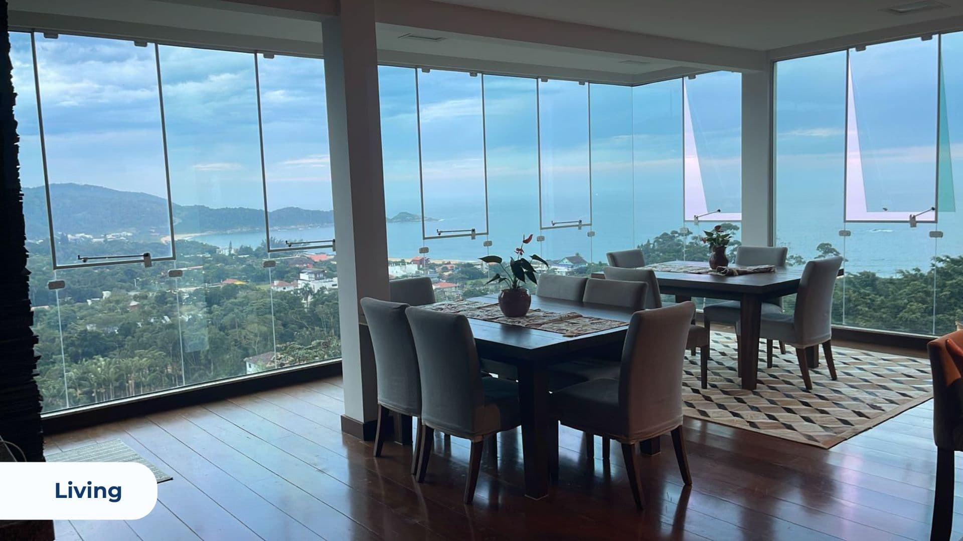 Casa à Venda na Praia do Estaleiro - Imagem 9