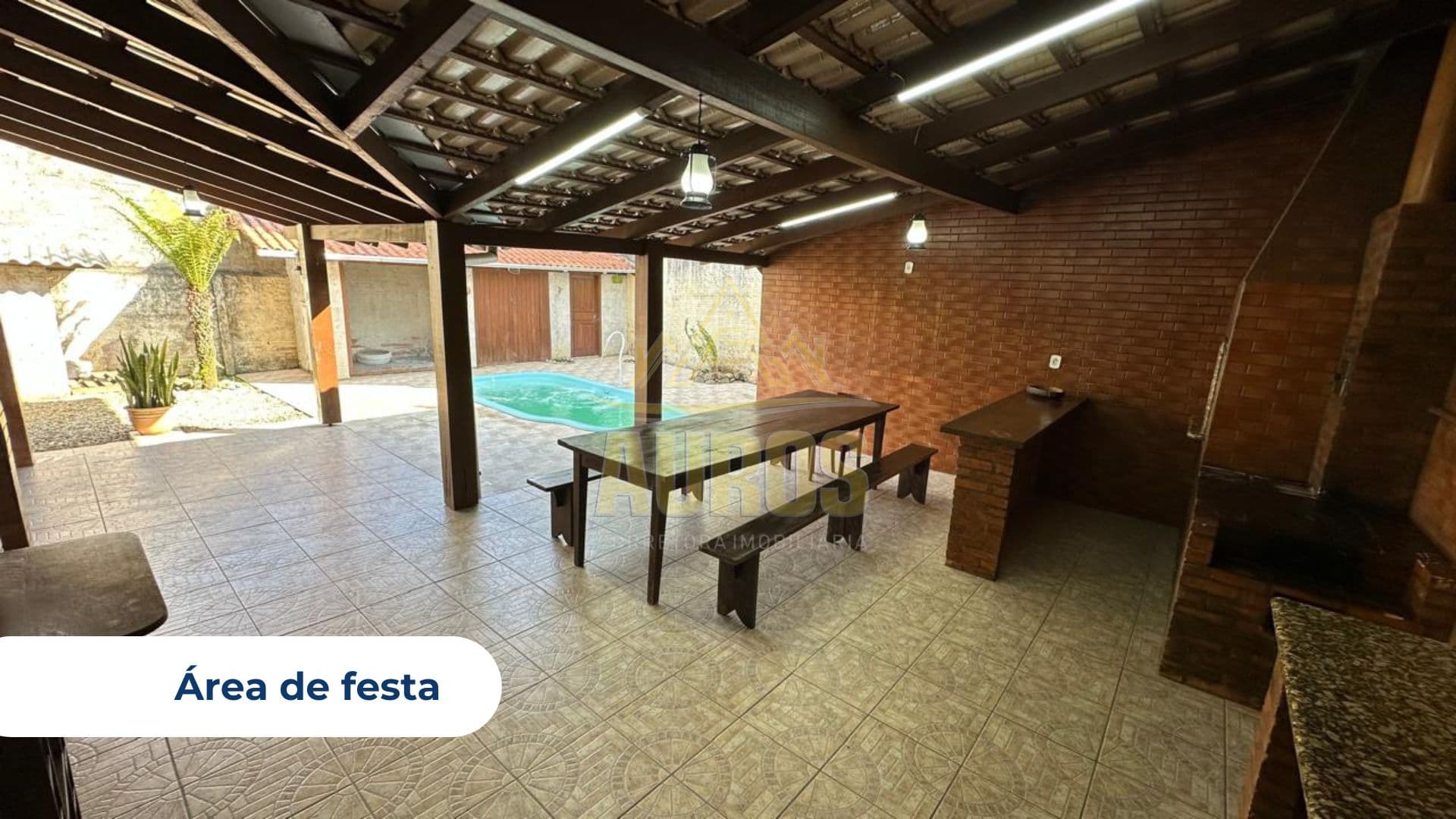 Casa ampla com área de lazer completa e piscina aquecida - Rio do Sul - Imagem 4