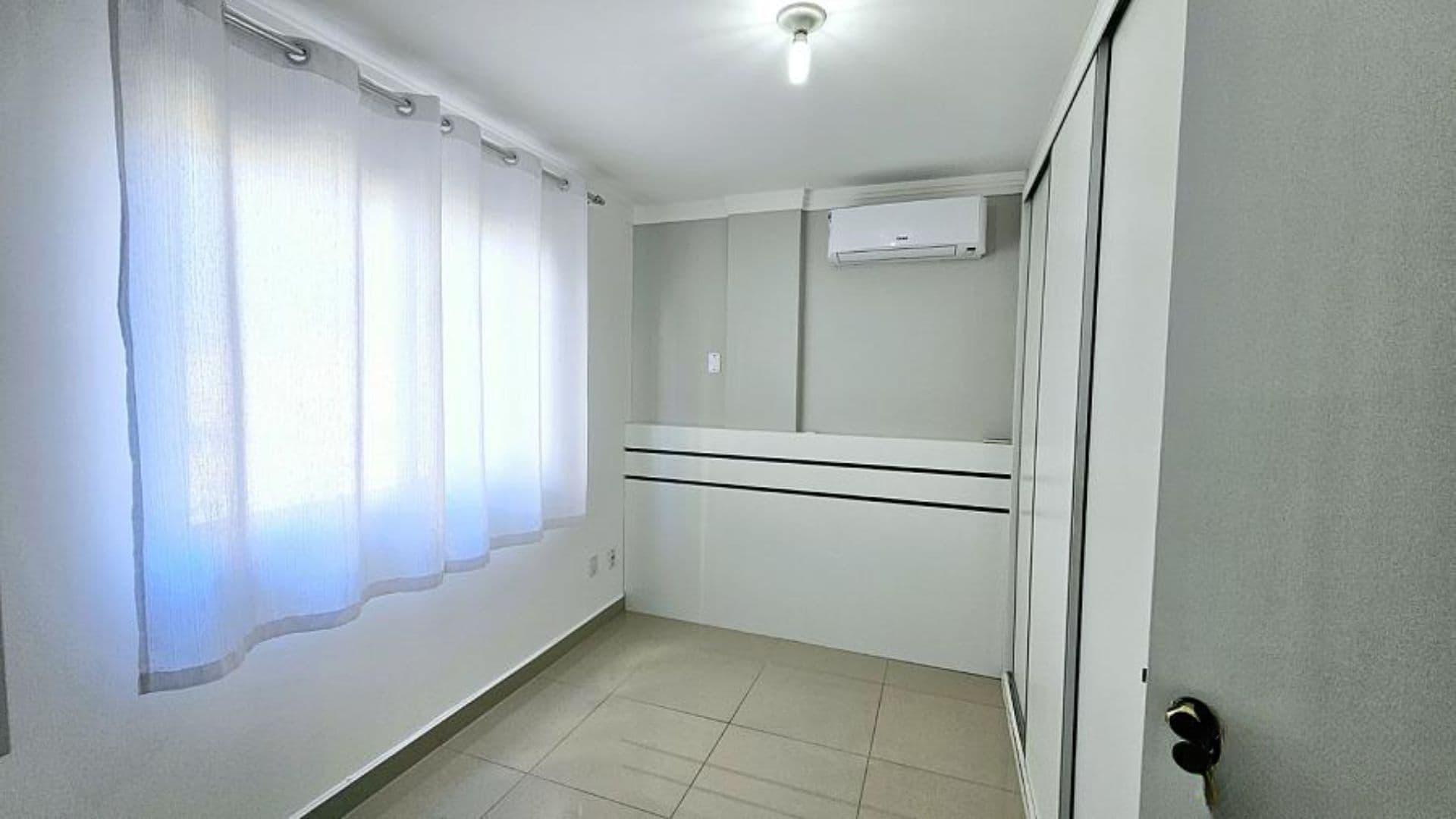 Apartamento mobiliado no Centro de Balneário Camboriú – Ed. Dom Josué - Imagem 9