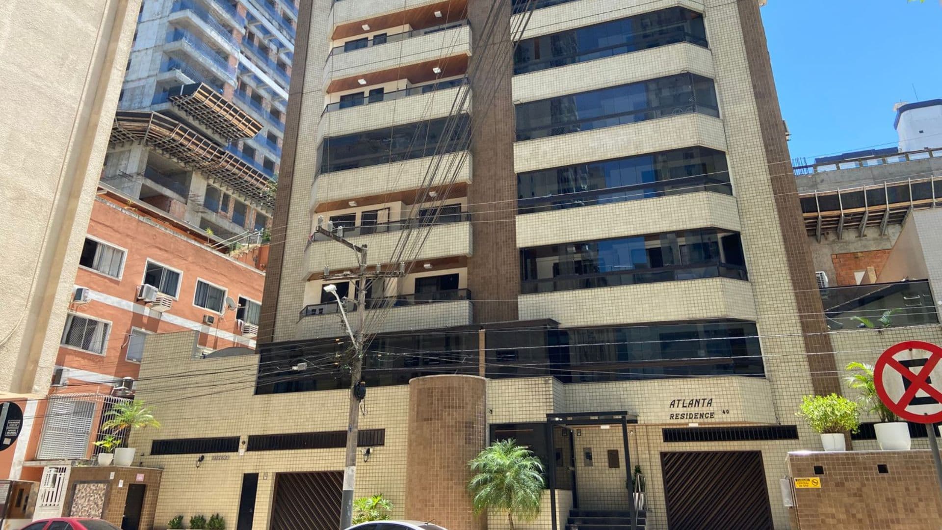 Apartamento mobiliado na quadra do mar com 3 dormitórios no Centro de Balneário Camboriú - Imagem 1
