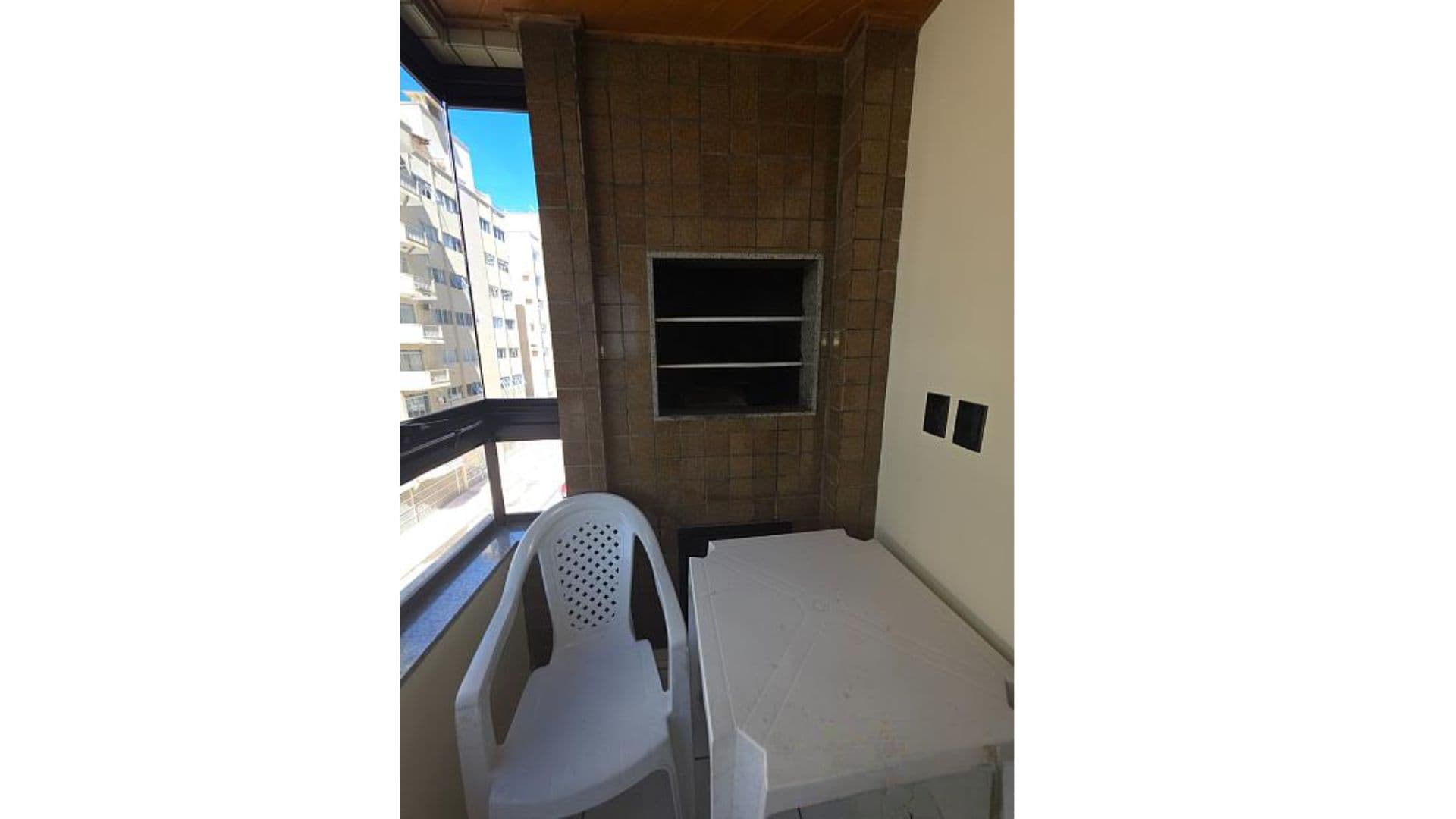 Apartamento mobiliado na quadra do mar com 3 dormitórios no Centro de Balneário Camboriú - Imagem 5