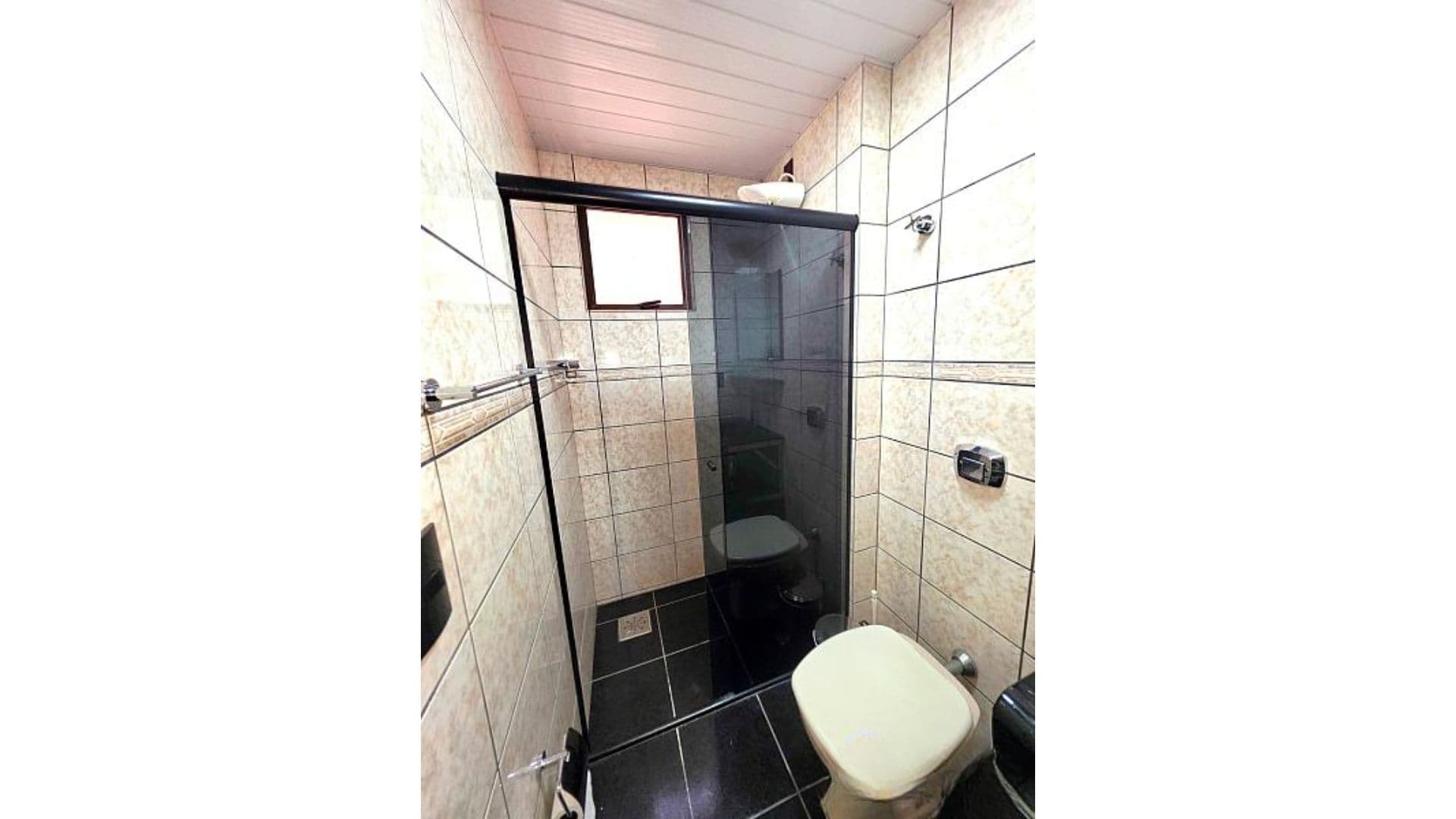 Apartamento mobiliado na quadra do mar com 3 dormitórios no Centro de Balneário Camboriú - Imagem 12