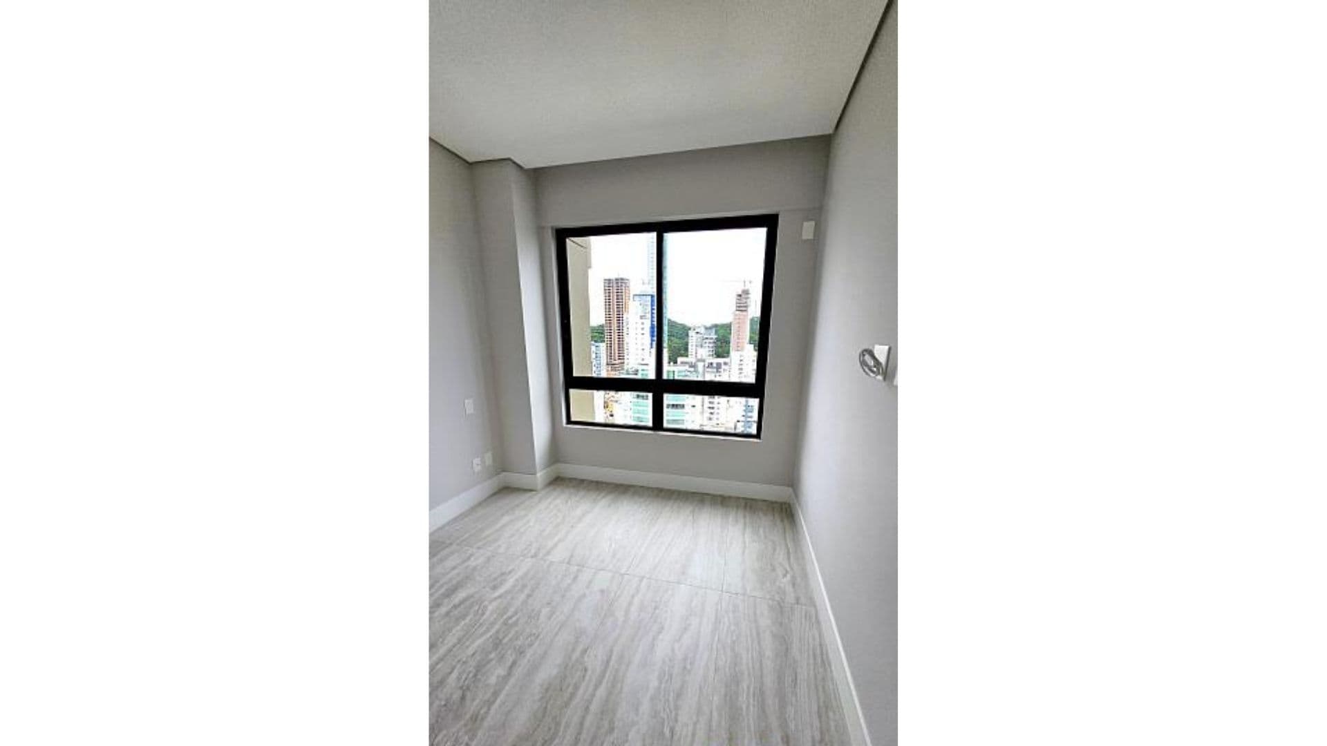 Apartamento alto padrão com vista mar no Bairro Pioneiros, em Balneário Camboriú. - Imagem 18