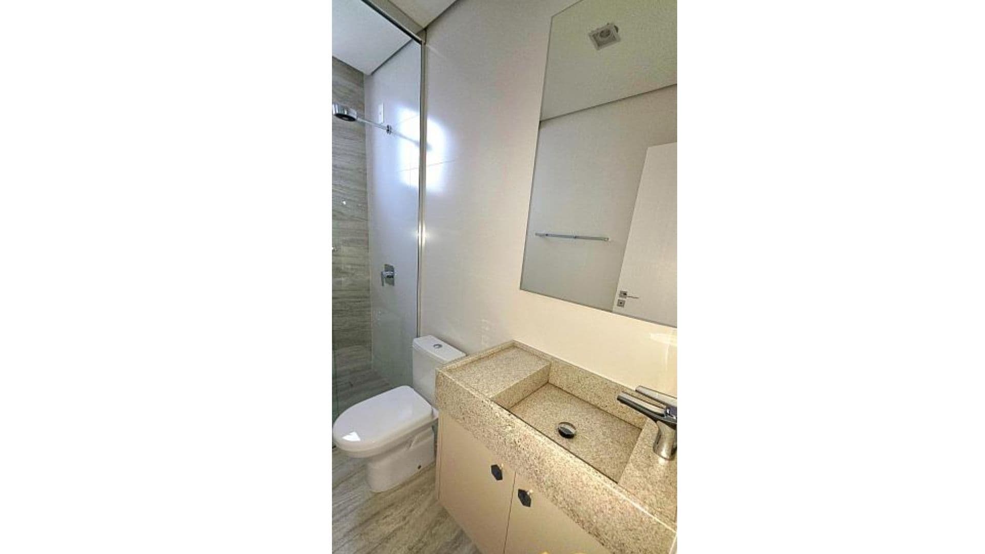 Apartamento alto padrão com vista mar no Bairro Pioneiros, em Balneário Camboriú. - Imagem 17