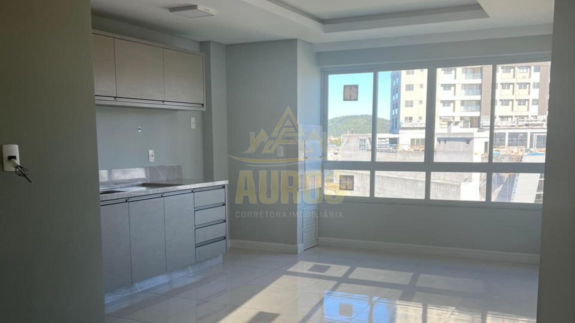 Apartamento no Edifício Deville, no bairro Tabuleiro em Camboriú - Imagem 1