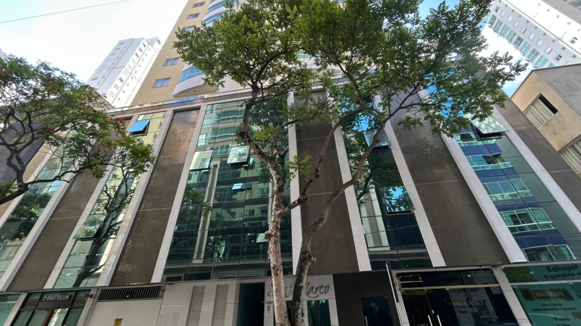 Apartamento no Edifício San Marco com 3 suítes, mobiliado e pronto para morar no Centro de Balneário Camboriú - Imagem 1